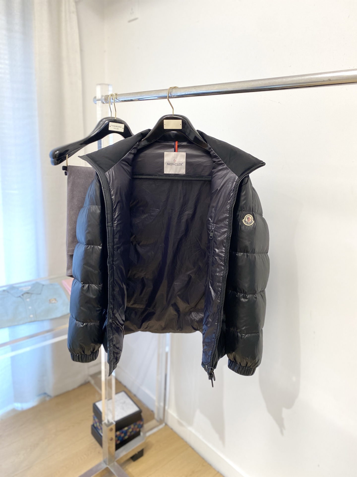 蒙口、2025最新款男士轻薄羽绒服、面料柔软舒适 ．上身版型超赞 ．拉链．辅料都是客供 、进口面料，轻便