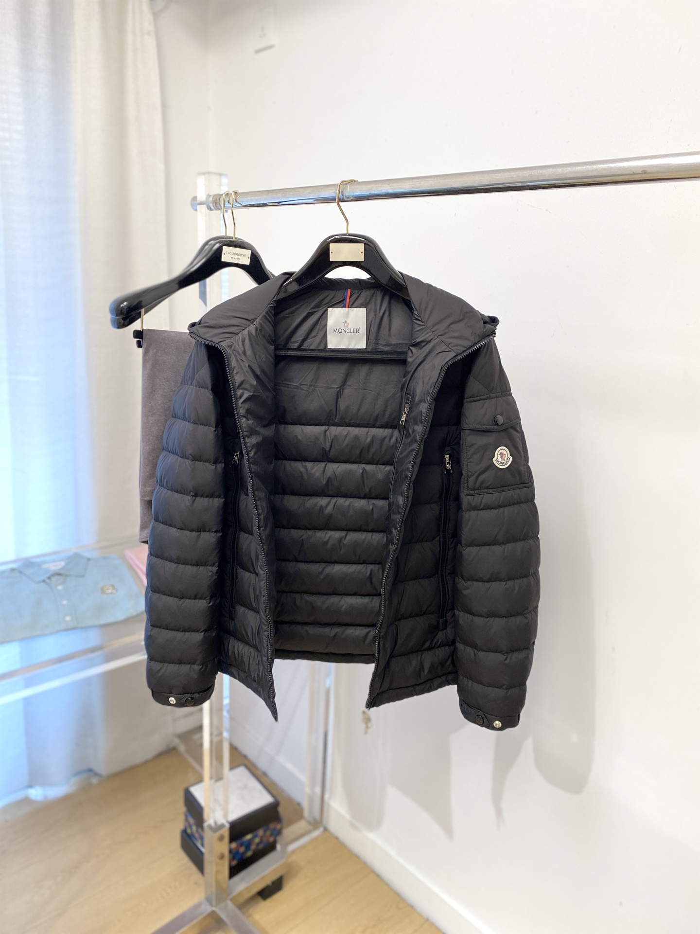 蒙口、2025最新款男士轻薄羽绒服、面料柔软舒适 ．上身版型超赞 ．拉链．辅料都是客供 、进口面料，轻便