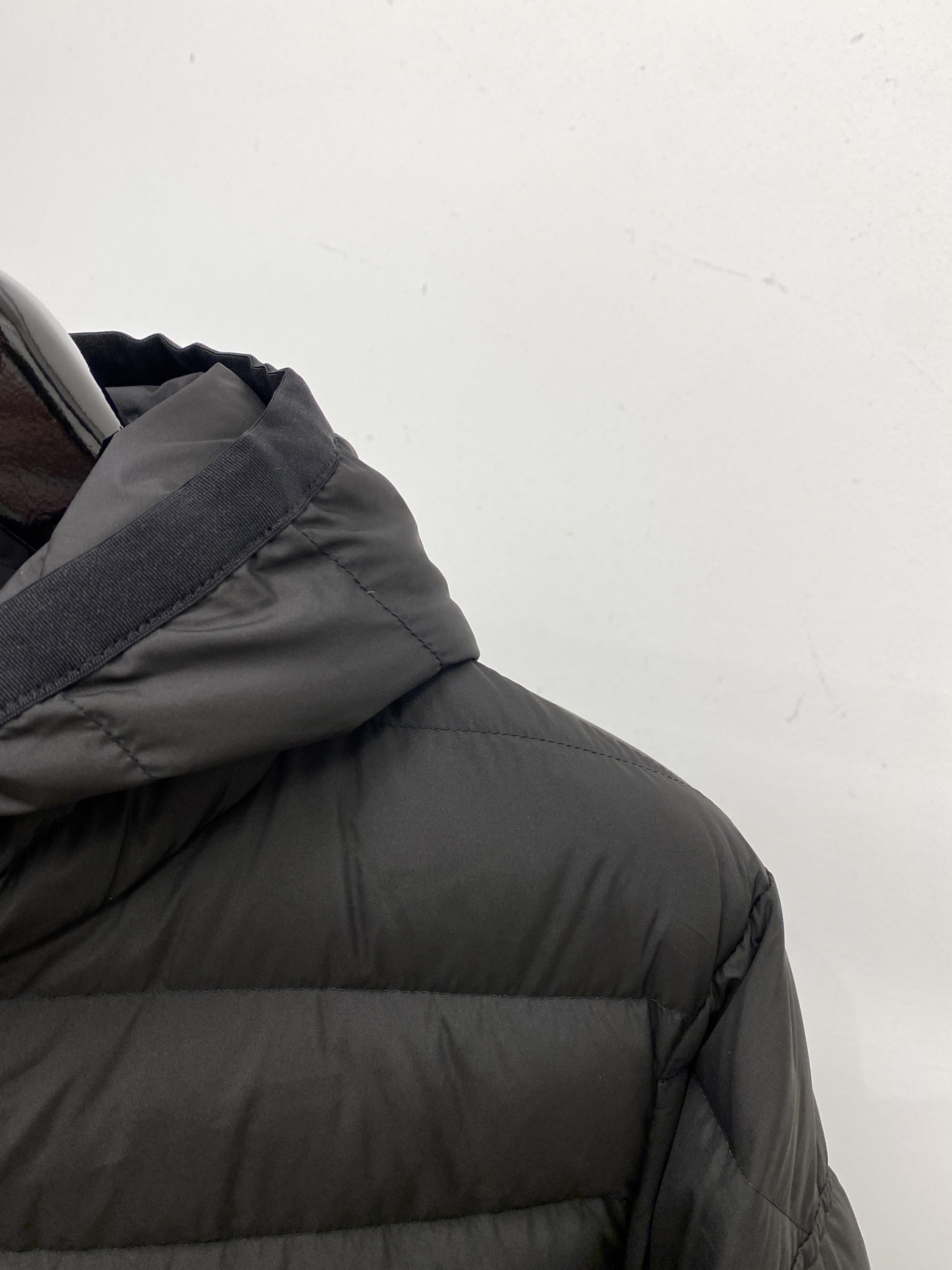 蒙口、2025最新款男士轻薄羽绒服、面料柔软舒适 ．上身版型超赞 ．拉链．辅料都是客供 、进口面料，轻便