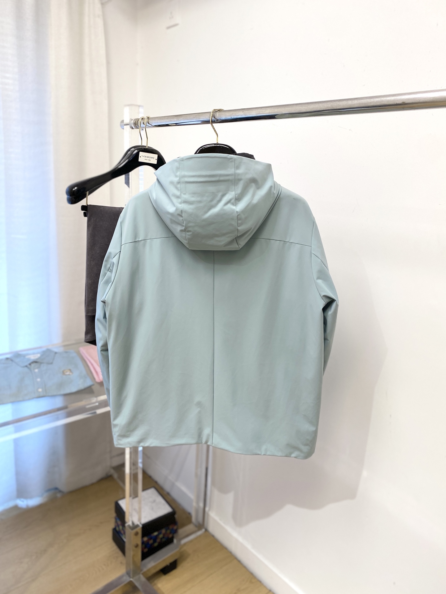 路易威登、2025最新款男士轻薄羽绒夹克、面料柔软舒适 ．上身版型超赞 ．拉链．辅料都是客供 、进口面料