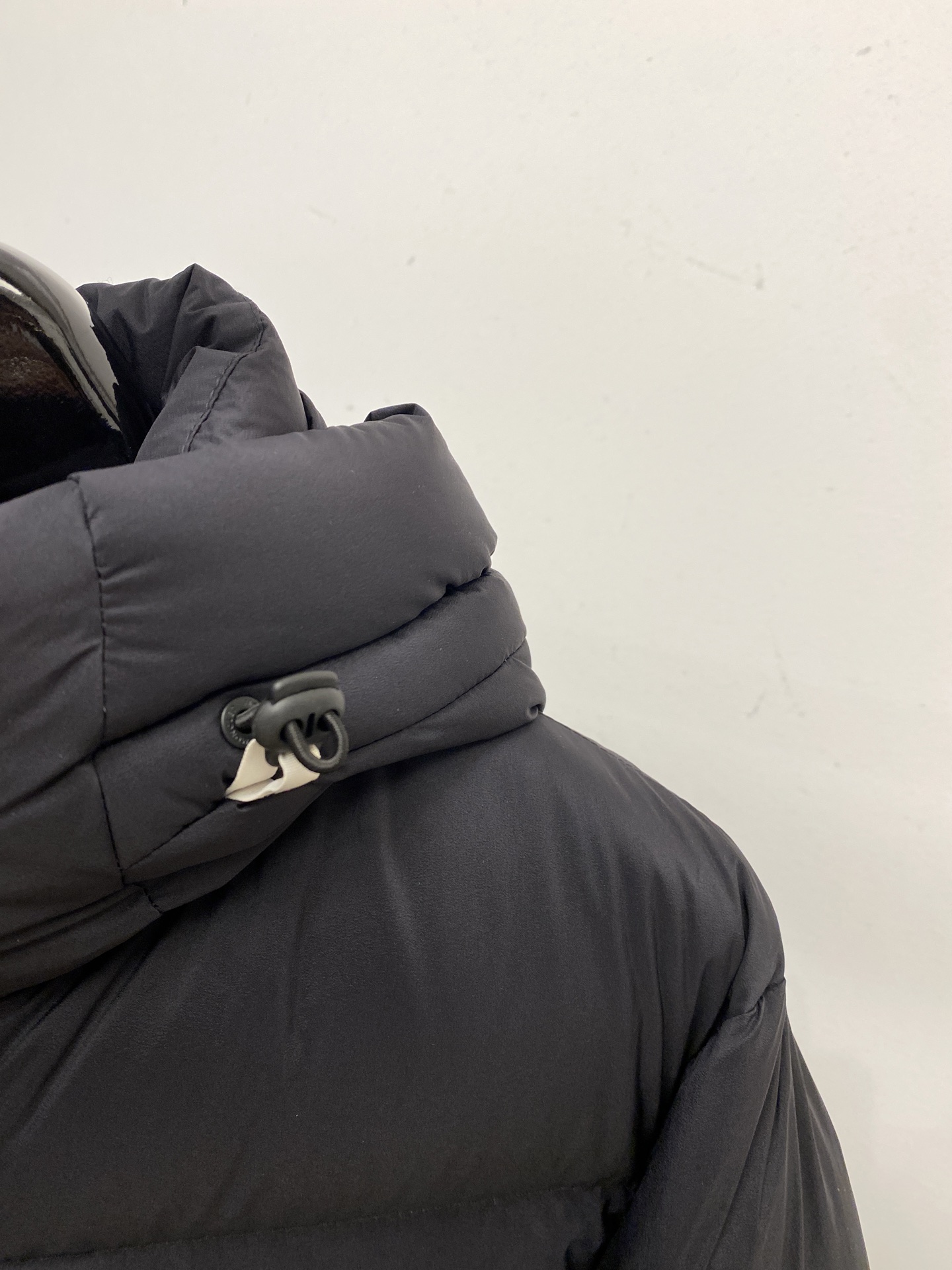 蒙口、2025最新款男士轻薄羽绒服、面料柔软舒适 ．上身版型超赞 ．拉链．辅料都是客供 、进口面料，轻便