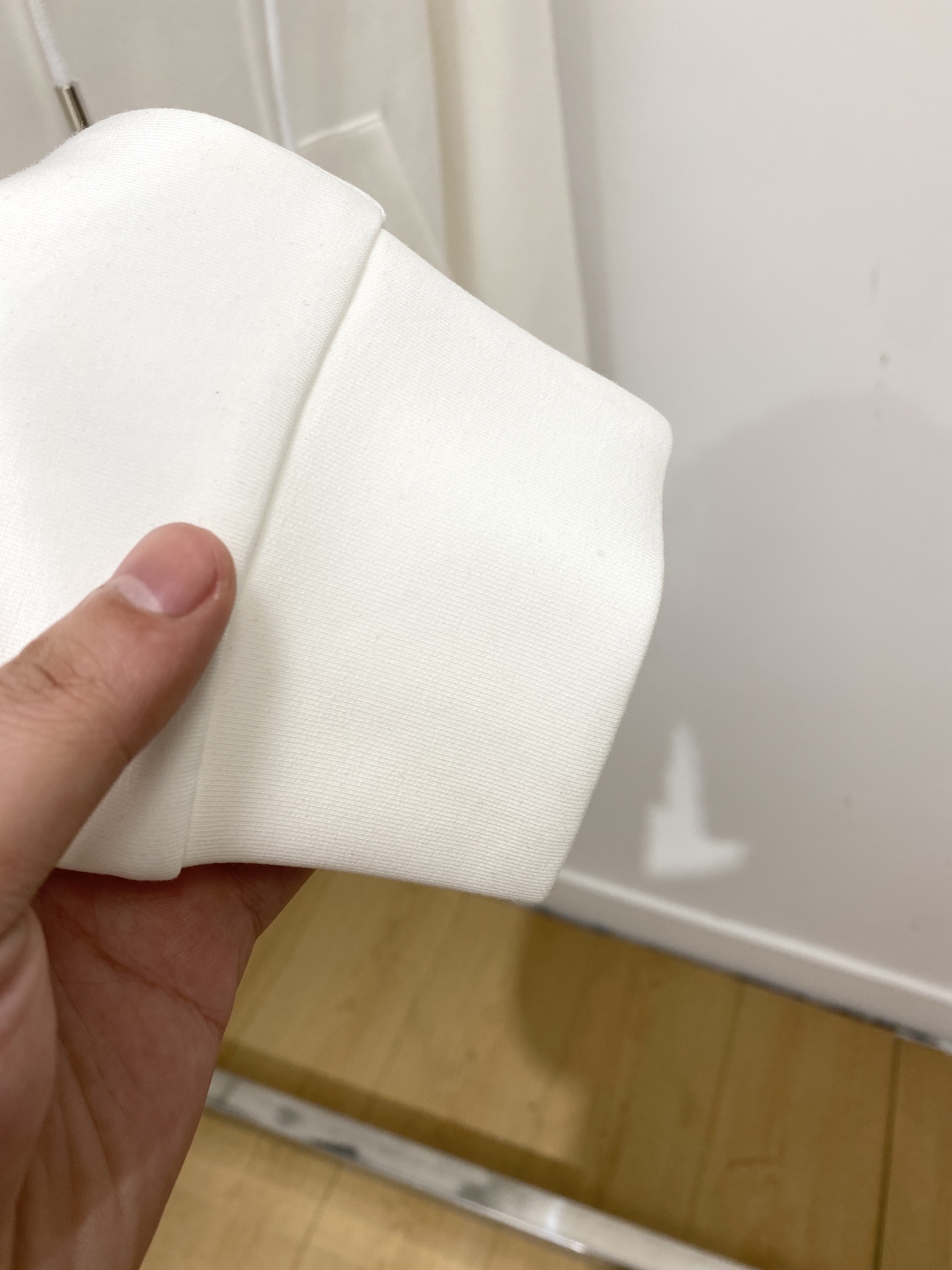 罗意威、2025新品卫衣，帅气时尚，胸前精致刺绣图案字母logo，简约百搭款。面料棉 不仅挺括，保持潮流