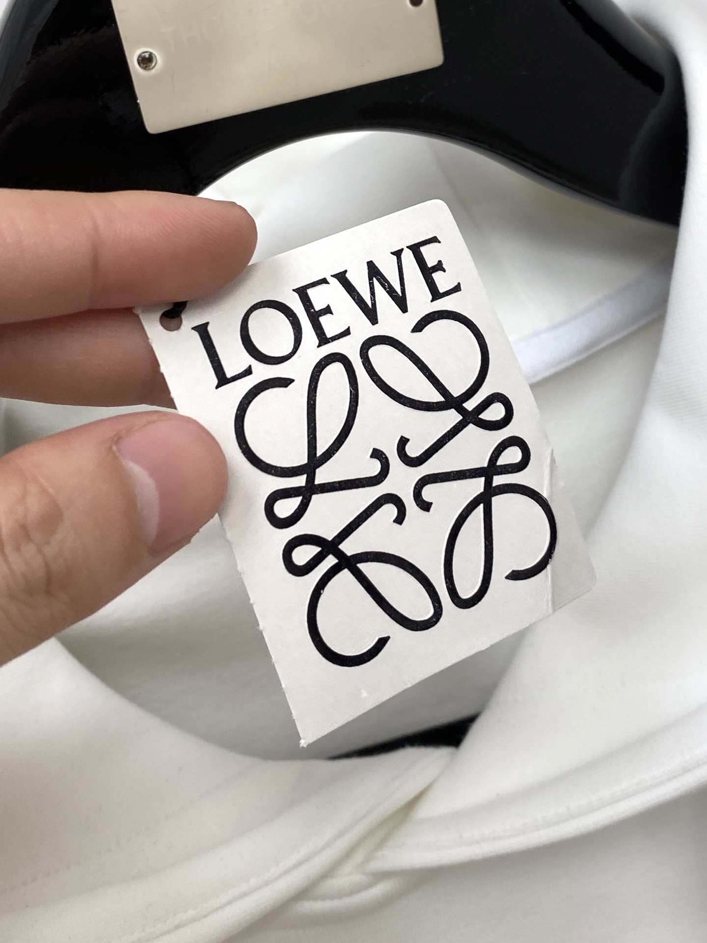 罗意威、2025新品卫衣，帅气时尚，胸前精致刺绣图案字母logo，简约百搭款。面料棉 不仅挺括，保持潮流