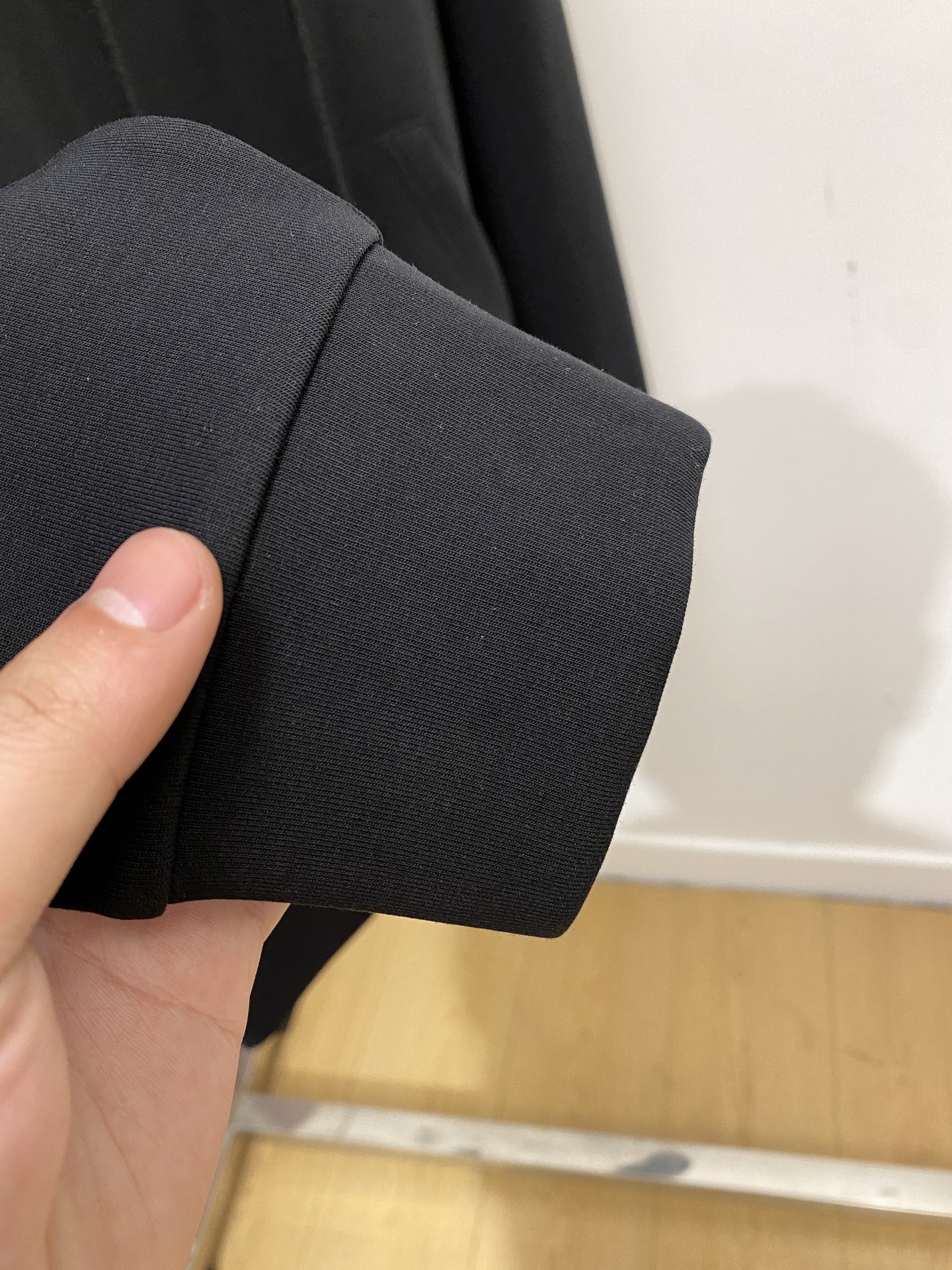 罗意威、2025新品卫衣，帅气时尚，胸前精致刺绣图案字母logo，简约百搭款。面料棉 不仅挺括，保持潮流