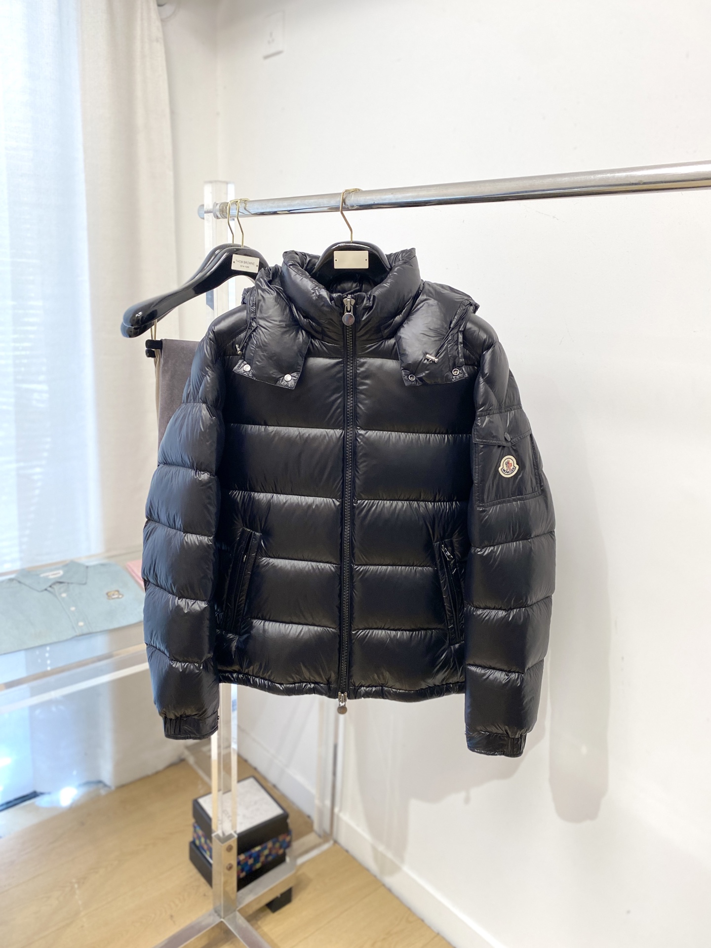 NO:596807,Meng Mouth, the latest 2025 men's lightweight down jacket, the fabric is soft and comfortable.  The upper body shape is awesome.  zipper.  The accessories are all custom-supplied and imported fabrics, which are light and comfortable, warm and stylish, simple and elegant!  Lightweight and warm, the best choice to keep out the cold in autumn and winter. Size M-3XL, Moncler, down jacket, alexander wang19860909蒙口、2025最新款男士轻薄羽绒服、面料柔软舒适 ．上身版型超赞 ．拉链．辅料都是客供 、进口面料,轻便舒适,保暖有型、简单大方款式！轻便保暖、秋冬御寒的最佳选择 码数M-3XL,,Moncler,down jacket,alexander wang,Men's clothing