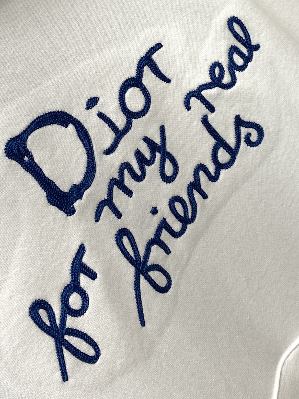 迪奥、2025新品卫衣，帅气时尚，胸前精致刺绣字母logo，简约百搭款。面料棉 不仅挺括，保持潮流的廓形