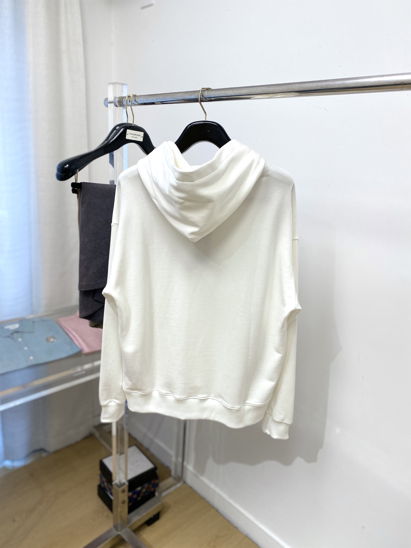 迪奥、2025新品卫衣，帅气时尚，胸前精致刺绣字母logo，简约百搭款。面料棉 不仅挺括，保持潮流的廓形