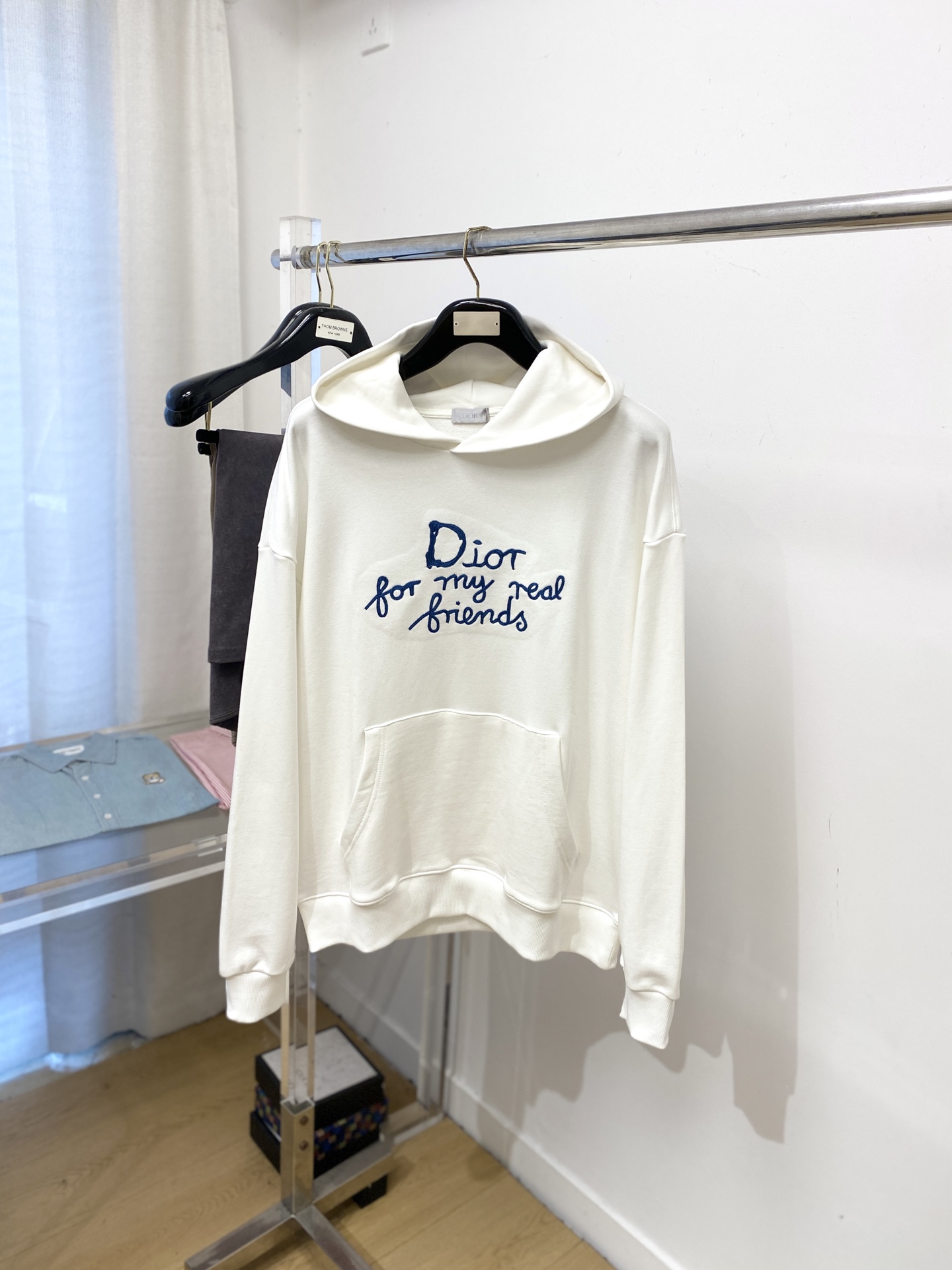 NO:596791,Dior, 2025 new sweatshirt, handsome and fashionable, with exquisite embroidered letter logo on the chest, simple and versatile. The fabric cotton is not only crisp and maintains the trendy silhouette, but also comfortable to wear, and the yarn is more delicate. Size S-XL, dior, hoodie, sweatshirts, alexander wang19860909迪奥、2025新品卫衣,帅气时尚,胸前精致刺绣字母logo,简约百搭款.面料棉 不仅挺括,保持潮流的廓形,又穿着舒适,纱织更细腻,码数S-XL,,dior,hoodie,sweatshirts,alexander wang,Men's clothing