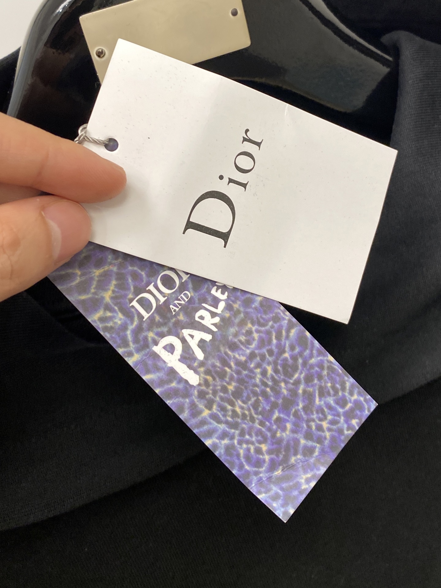 迪奥、2025新品卫衣，帅气时尚，胸前精致刺绣字母logo，简约百搭款。面料棉 不仅挺括，保持潮流的廓形