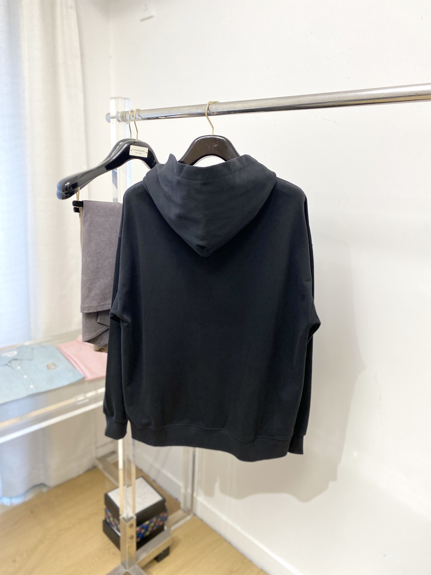 迪奥、2025新品卫衣，帅气时尚，胸前精致刺绣字母logo，简约百搭款。面料棉 不仅挺括，保持潮流的廓形