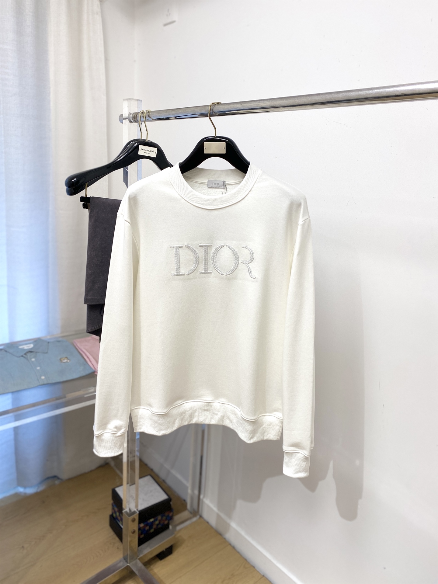 NO:627128,Dior, 2025 new sweatshirt, handsome and fashionable, with exquisite embroidered letter logo on the chest, simple and versatile. The fabric cotton is not only crisp and maintains the trendy silhouette, but also comfortable to wear, and the yarn is more delicate. Size S-XL, dior, hoodie, sweatshirts, alexander wang19860909迪奥、2025新品卫衣,帅气时尚,胸前精致刺绣字母logo,简约百搭款.面料棉 不仅挺括,保持潮流的廓形,又穿着舒适,纱织更细腻,码数S-XL,,dior,hoodie,sweatshirts,alexander wang,Men's clothing