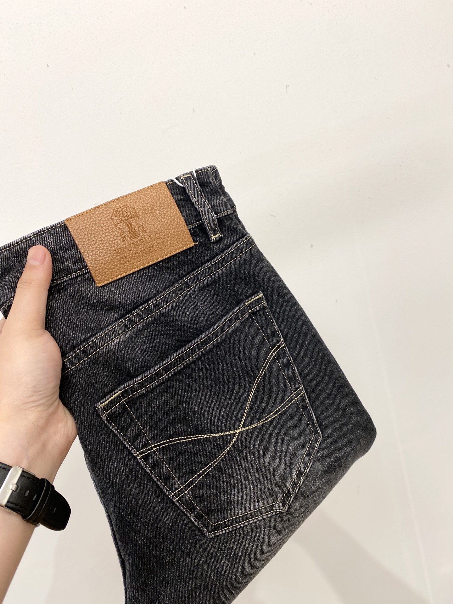 NO:596790,Brunello Cucinelli, 2025 latest products, available at counters simultaneously, original goods, washed casual jeans, imported original washed stretch fabrics, comfortable and elastic, original hardware accessories decorated with logo, super correct version, extremely high grade, counter quality, fashionable and stylish upper body, code number 29-38,, brunello cucinelli, jeans, alexander wang19860909Brunello Cucinelli、2025最新品,专柜同步有售,原单狠货,水洗休闲牛仔裤,进口原版水洗弹力面料,舒适有弹性,原版五金辅料装饰logo,版型超正,档次极高,专柜品质,上身时尚有型,码数29-38,,brunello cucinelli,jeans,alexander wang,Men's clothing