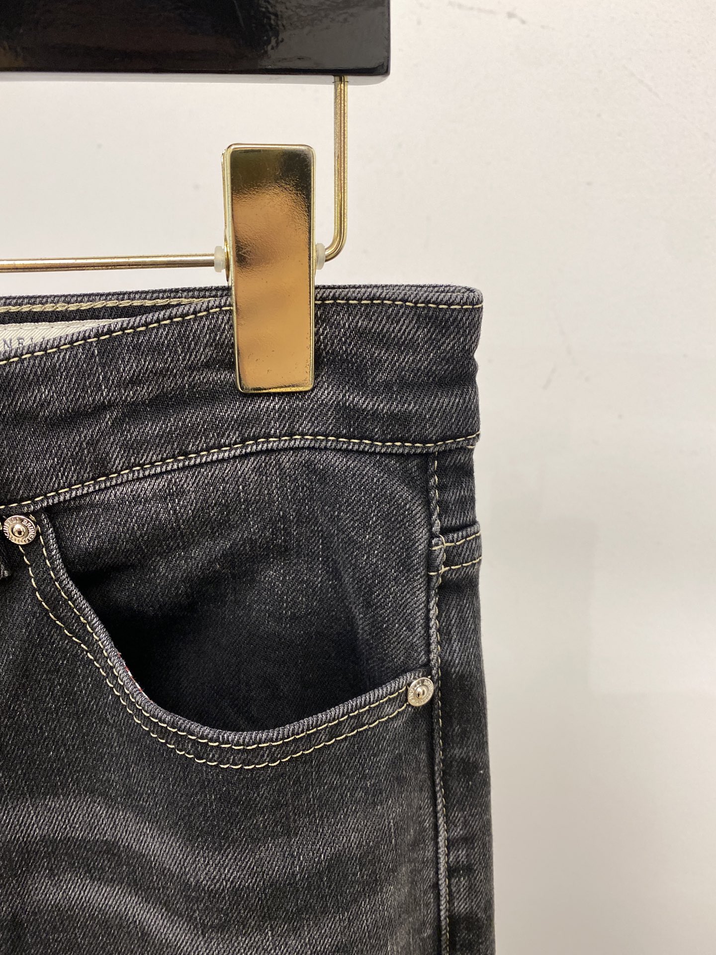 Brunello Cucinelli、2025最新品，专柜同步有售，原单狠货，水洗休闲牛仔裤，进口原版水