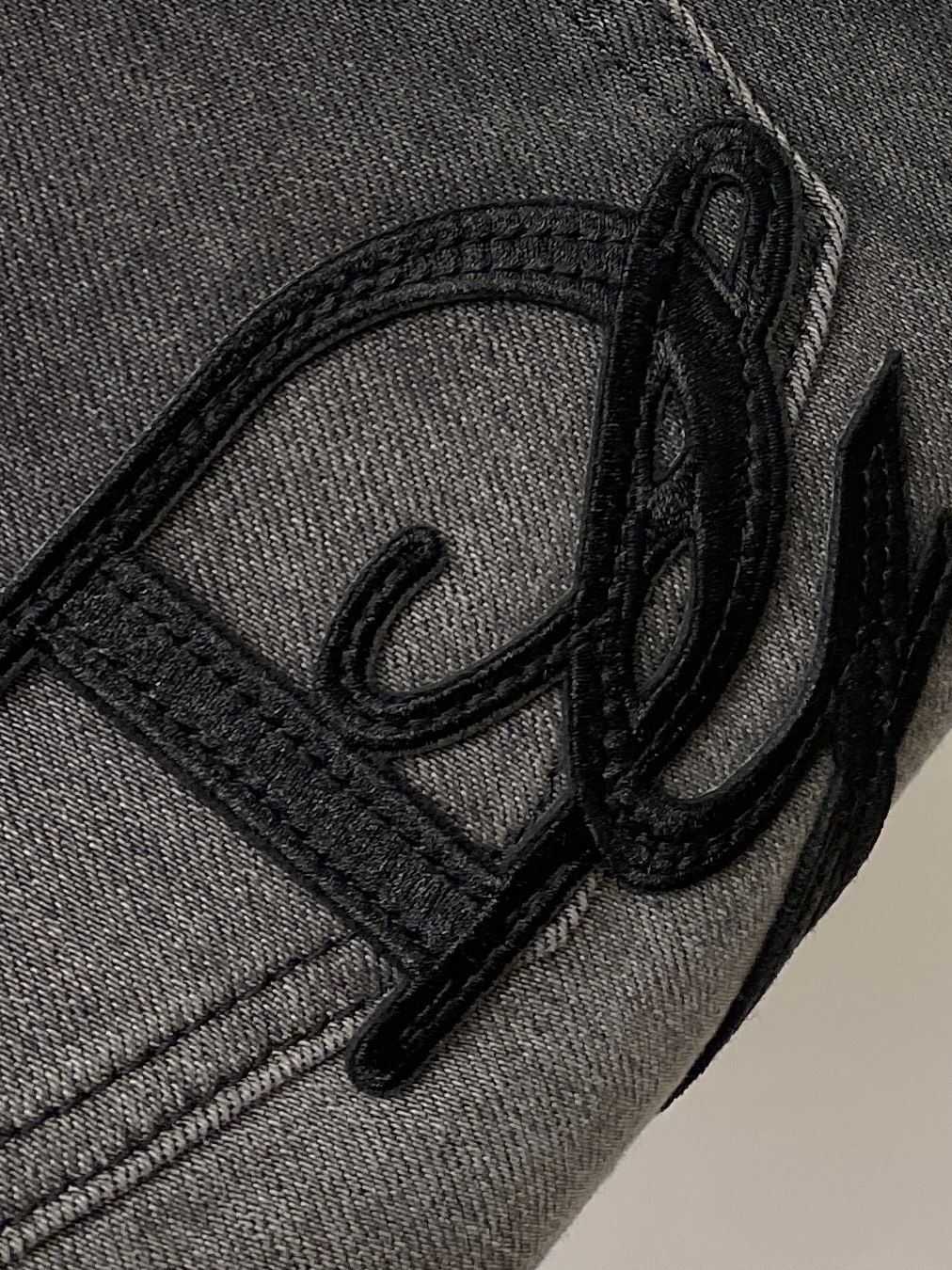 ￼ DG、2025最新品，专柜同步有售，原单狠货，水洗休闲牛仔裤，进口原版水洗弹力面料，舒适有弹性，原版