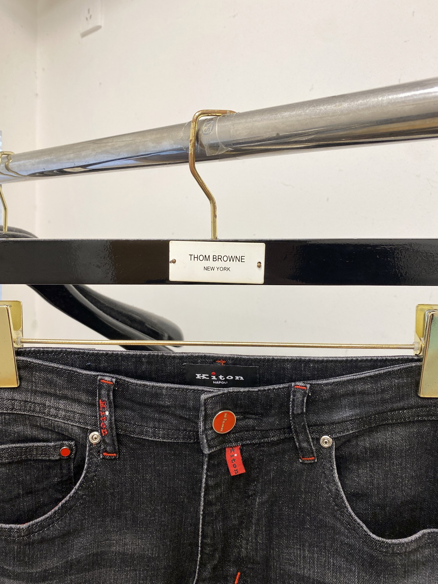 ￼Kiton、2025最新品，专柜同步有售，原单狠货，水洗休闲牛仔裤，进口原版水洗弹力面料，舒适有弹性，