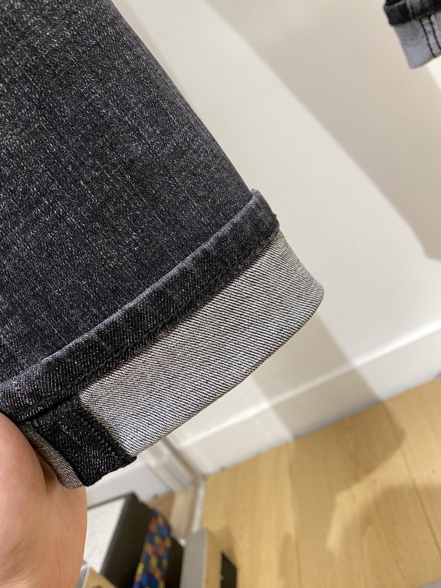 ￼Kiton、2025最新品，专柜同步有售，原单狠货，水洗休闲牛仔裤，进口原版水洗弹力面料，舒适有弹性，