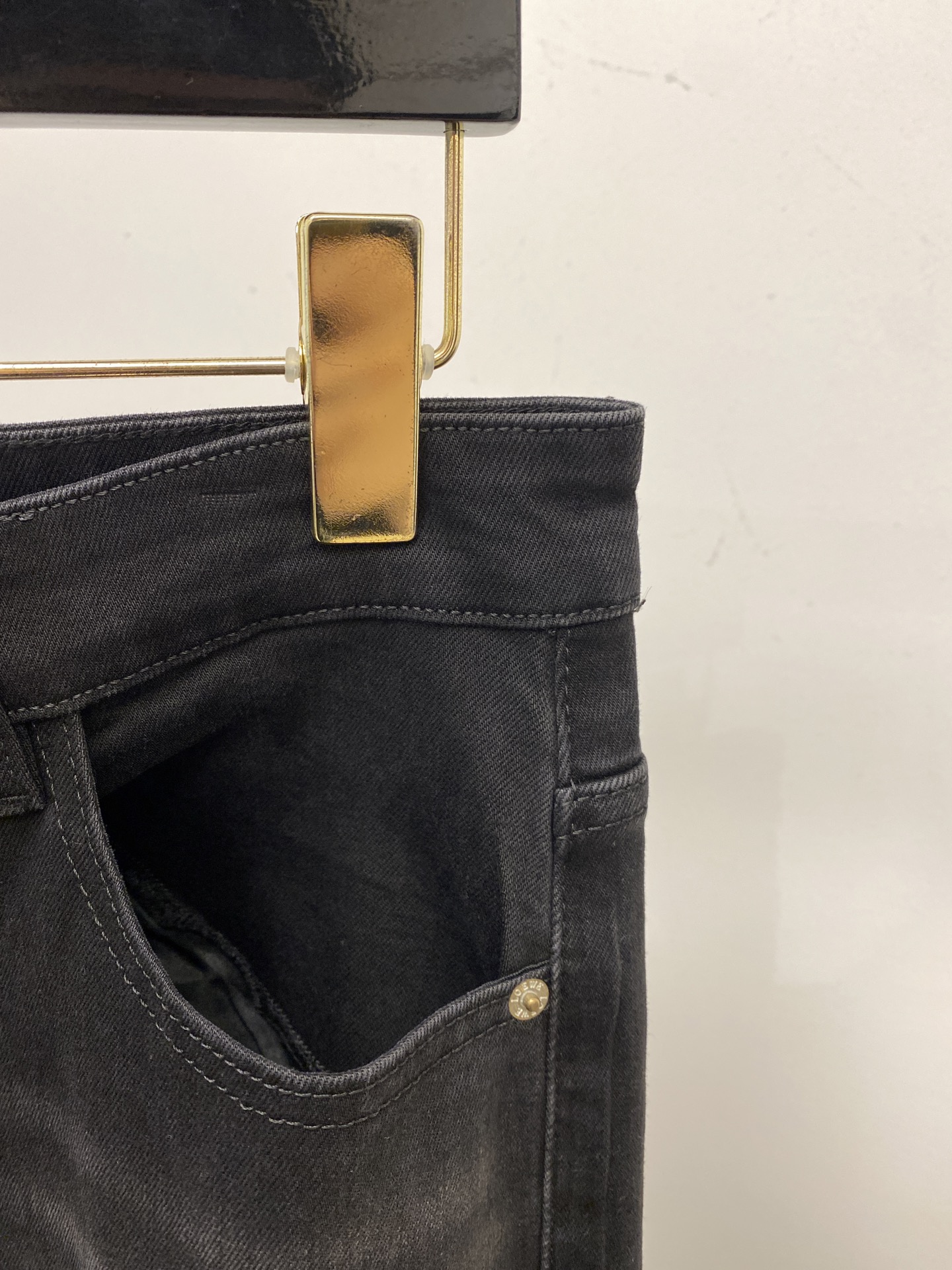 罗意威、2025最新品，专柜同步有售，原单狠货，水洗休闲牛仔裤，进口原版水洗弹力面料，舒适有弹性，原版五