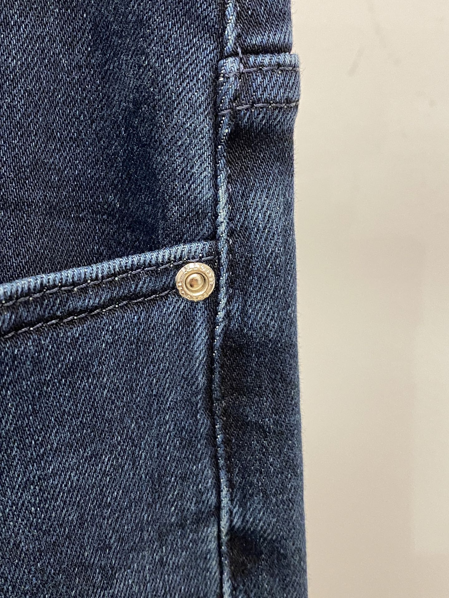 Kiton、2025最新品，专柜同步有售，原单狠货，水洗休闲牛仔裤，进口原版水洗弹力面料，舒适有弹性，原