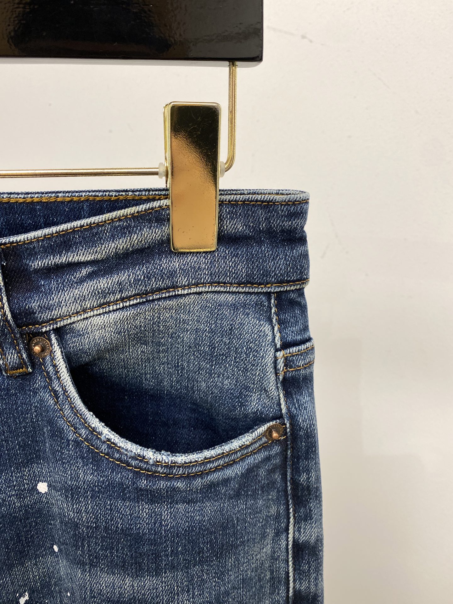 DSQUARED2、2025最新品，专柜同步有售，原单狠货，水洗休闲牛仔裤，进口原版水洗弹力面料，舒适有