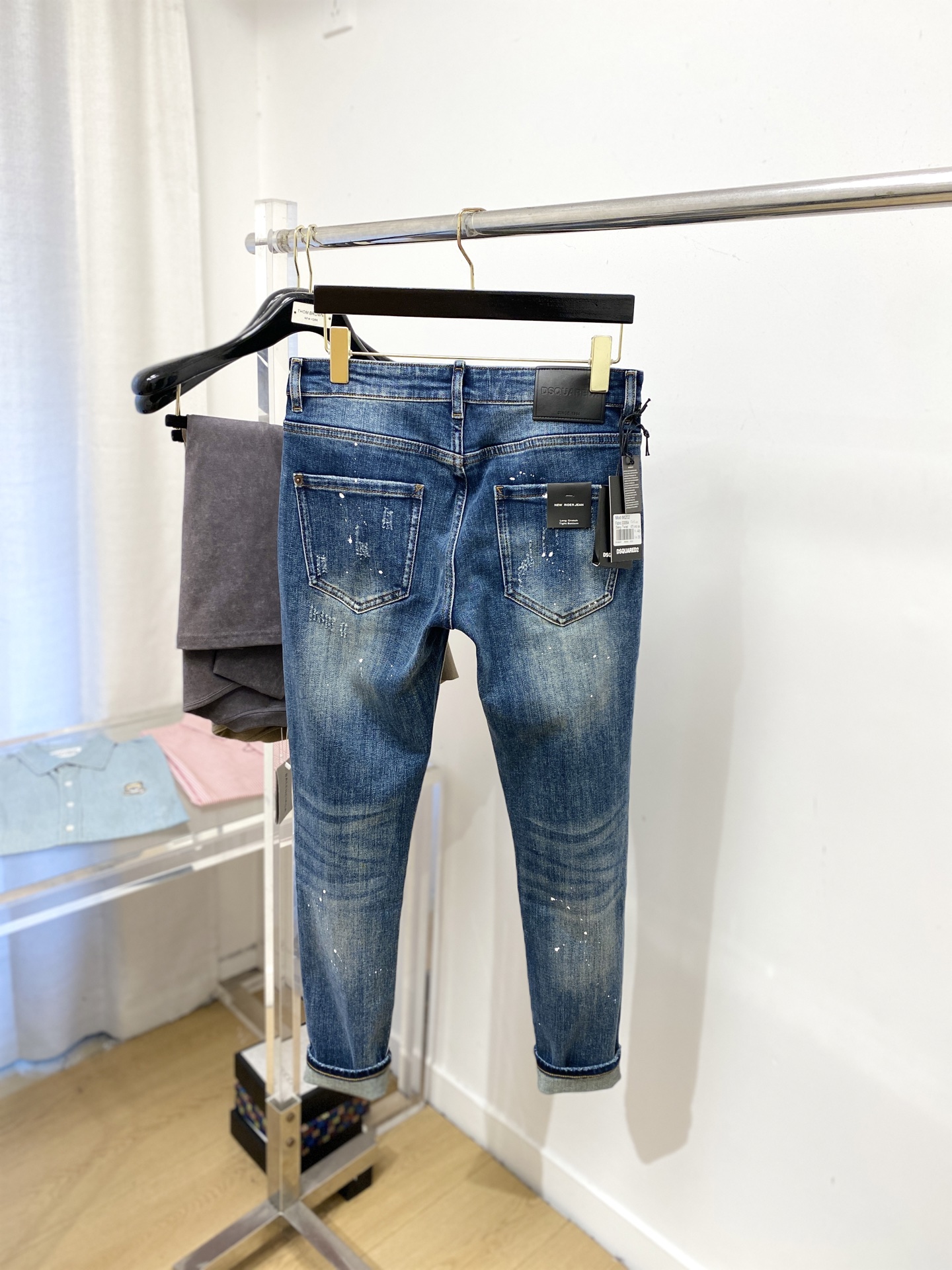 DSQUARED2、2025最新品，专柜同步有售，原单狠货，水洗休闲牛仔裤，进口原版水洗弹力面料，舒适有