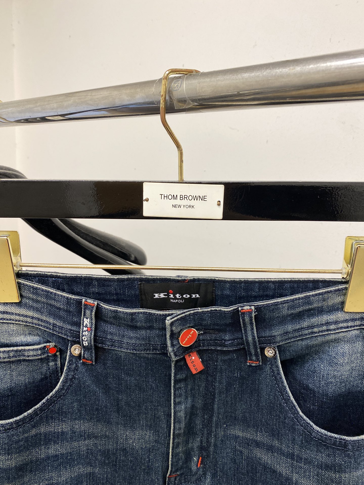 Kiton、2025最新品，专柜同步有售，原单狠货，水洗休闲牛仔裤，进口原版水洗弹力面料，舒适有弹性，原