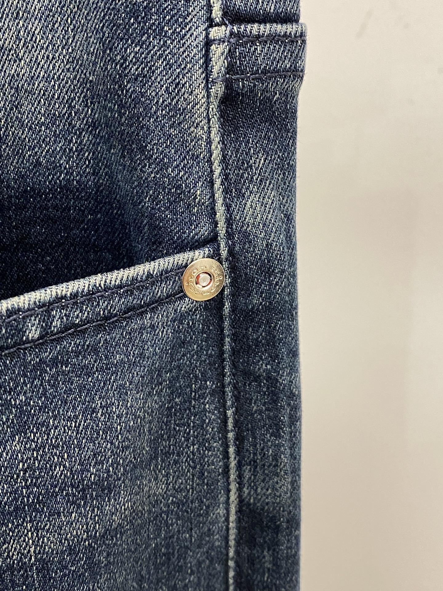 Kiton、2025最新品，专柜同步有售，原单狠货，水洗休闲牛仔裤，进口原版水洗弹力面料，舒适有弹性，原