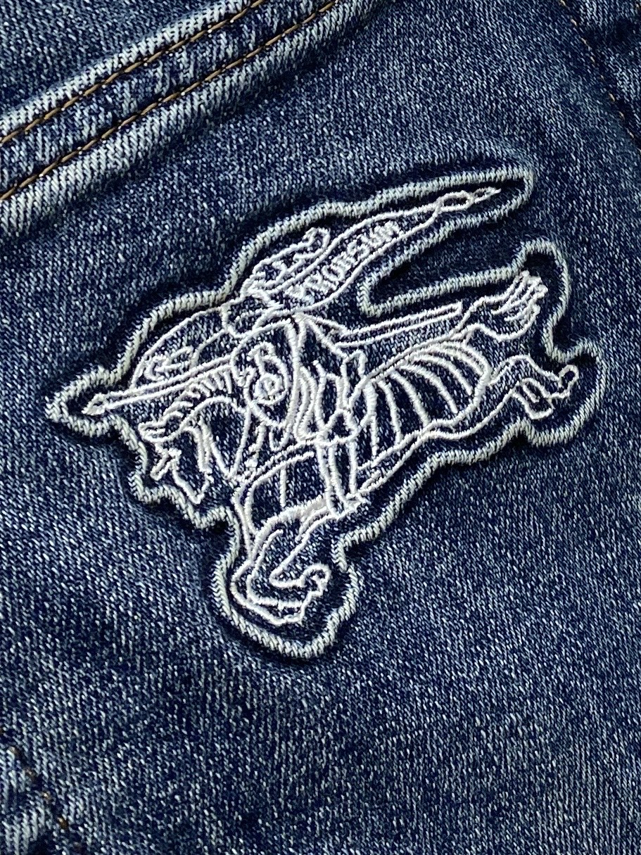 巴宝莉、2025最新品，专柜同步有售，原单狠货，水洗休闲牛仔裤，进口原版水洗弹力面料，舒适有弹性，原版五