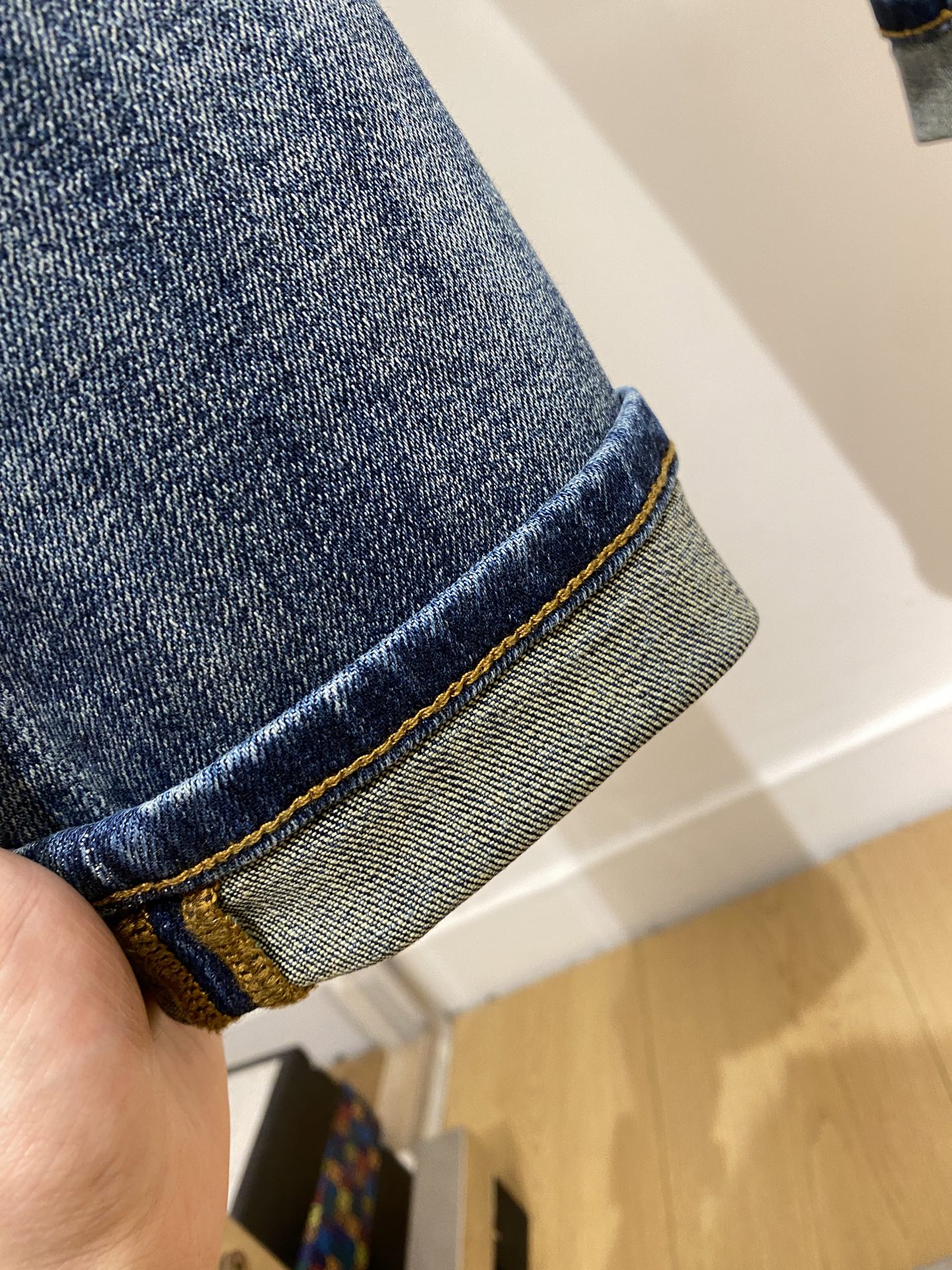 巴宝莉、2025最新品，专柜同步有售，原单狠货，水洗休闲牛仔裤，进口原版水洗弹力面料，舒适有弹性，原版五