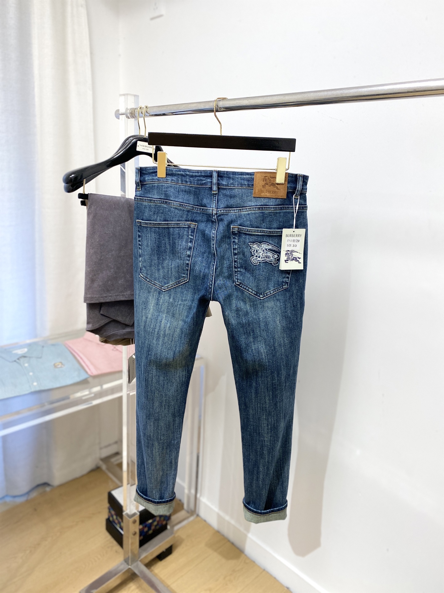 巴宝莉、2025最新品，专柜同步有售，原单狠货，水洗休闲牛仔裤，进口原版水洗弹力面料，舒适有弹性，原版五