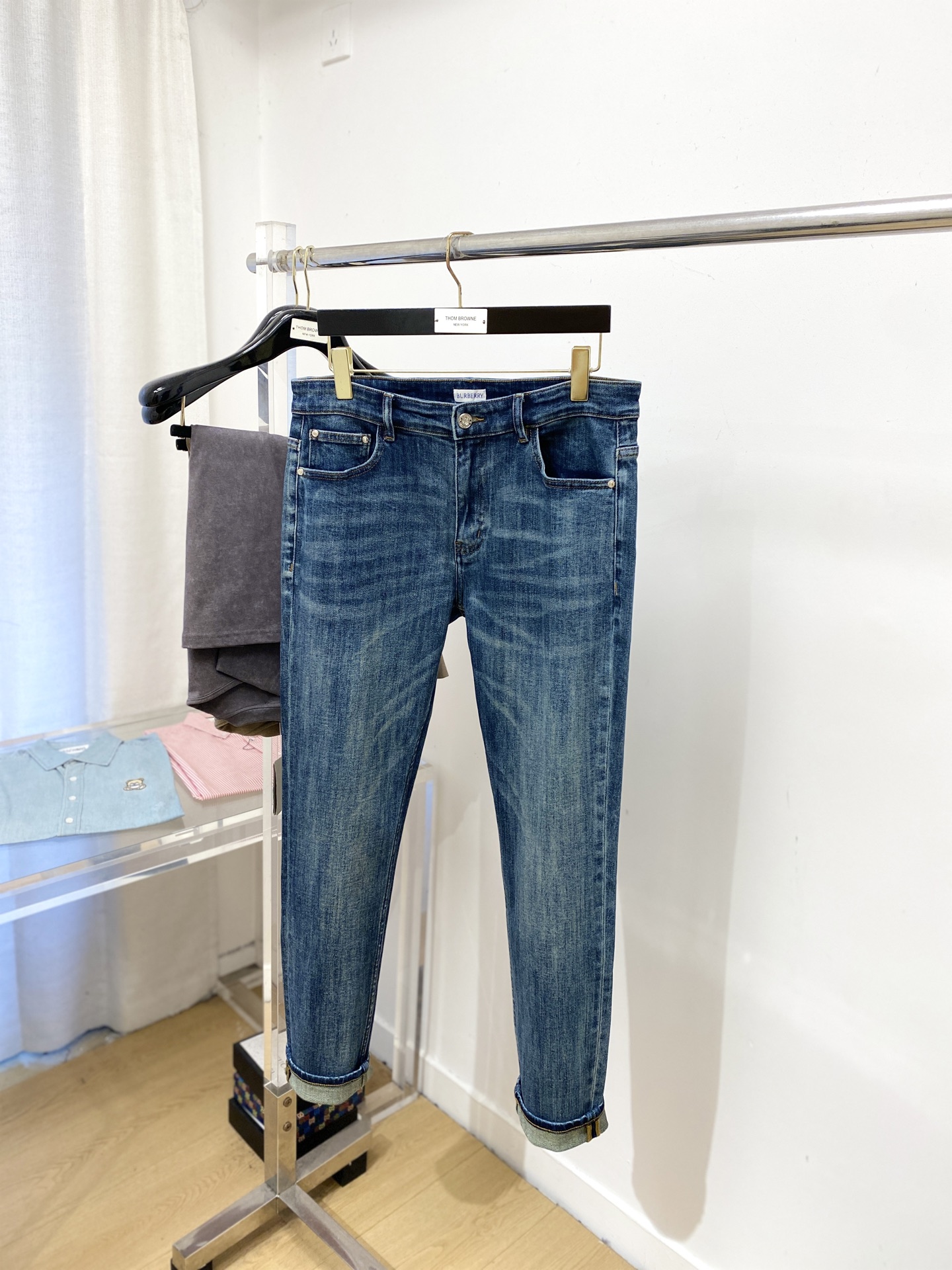 巴宝莉、2025最新品，专柜同步有售，原单狠货，水洗休闲牛仔裤，进口原版水洗弹力面料，舒适有弹性，原版五