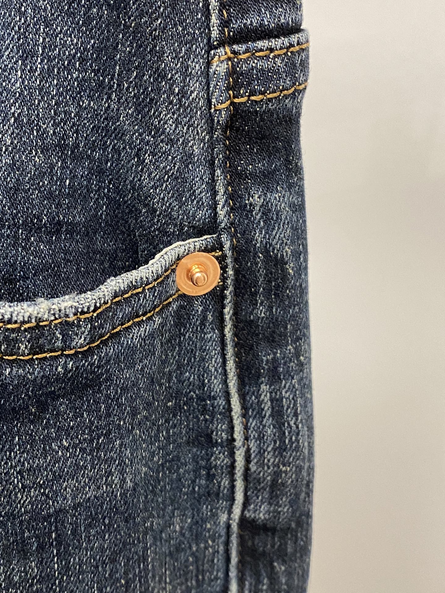 古奇、2025最新品，专柜同步有售，原单狠货，水洗休闲牛仔裤，进口原版水洗弹力面料，舒适有弹性，原版五金