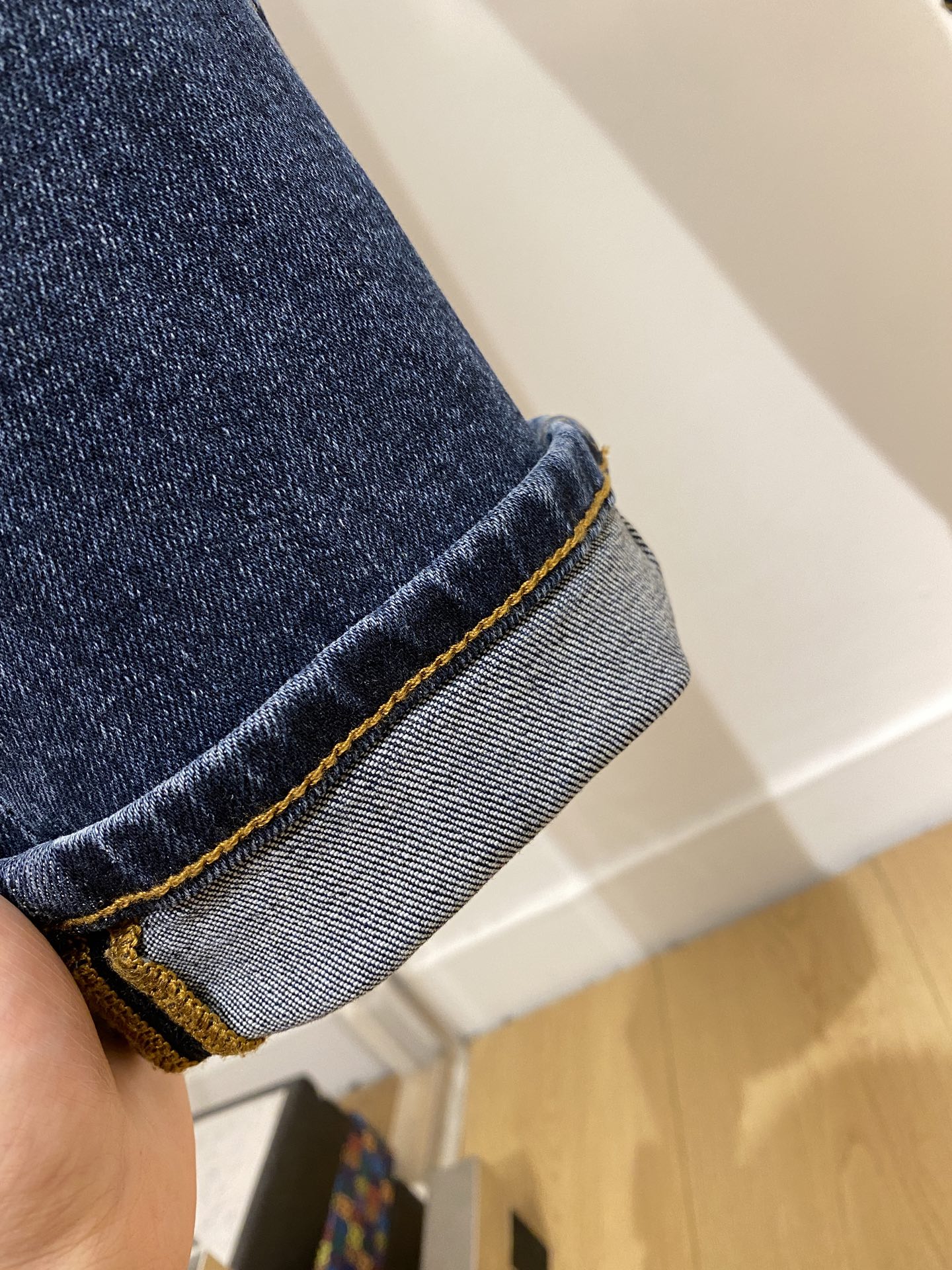 ￼TF、2025最新品，专柜同步有售，原单狠货，水洗休闲牛仔裤，进口原版水洗弹力面料，舒适有弹性，原版五