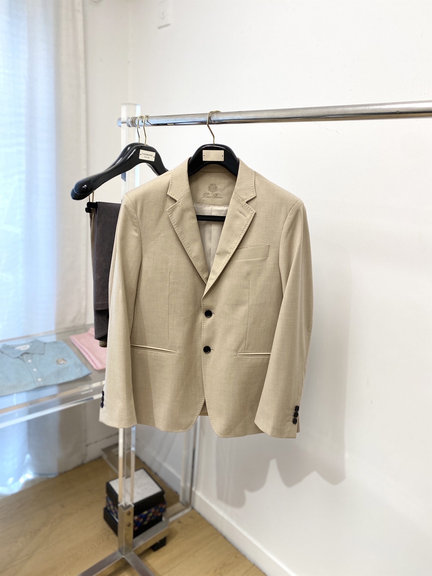 NO:651299,LP, 2025 new suit jacket, fashionable and handsome, simple and versatile, customized original fabric, not only stiff and keeping the trendy silhouette, but also comfortable to wear, the yarn is more delicate, size M-3XL,,loro piana,jackets & coats,business suit,alexander wang19860909LP、2025新品西装外套,时尚帅气,简约百搭款,定制原版面料,不仅挺括,保持潮流的廓形,又穿着舒适,纱织更细腻,码数M-3XL,,loro piana,jackets & coats,business suit,alexander wang,Men's clothing