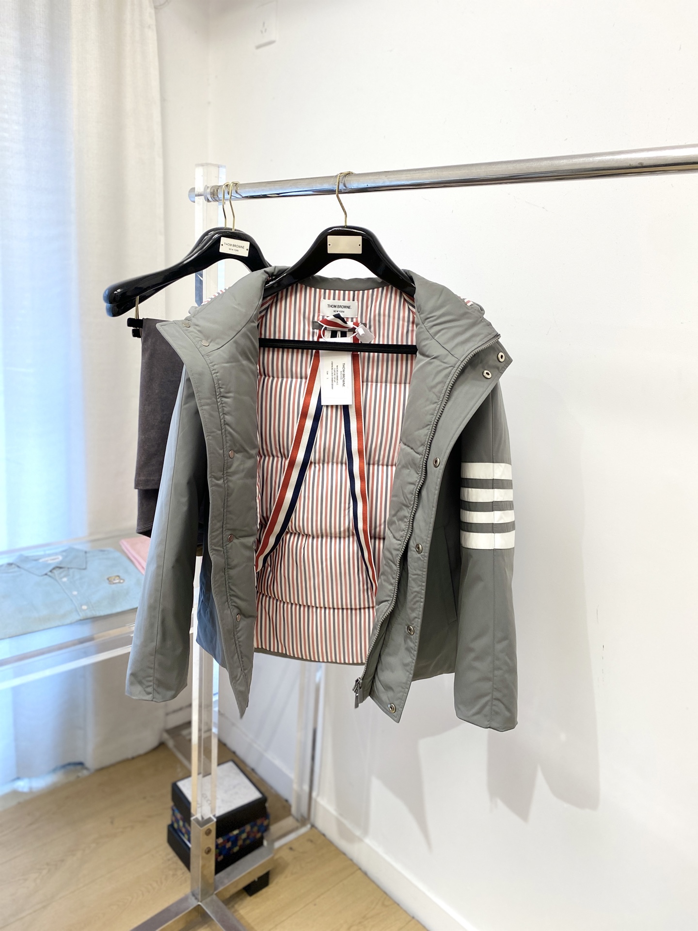 TB、2025最新款男士轻薄羽绒服、面料柔软舒适 ．上身版型超赞 ．拉链．辅料都是客供 、进口面料，轻便