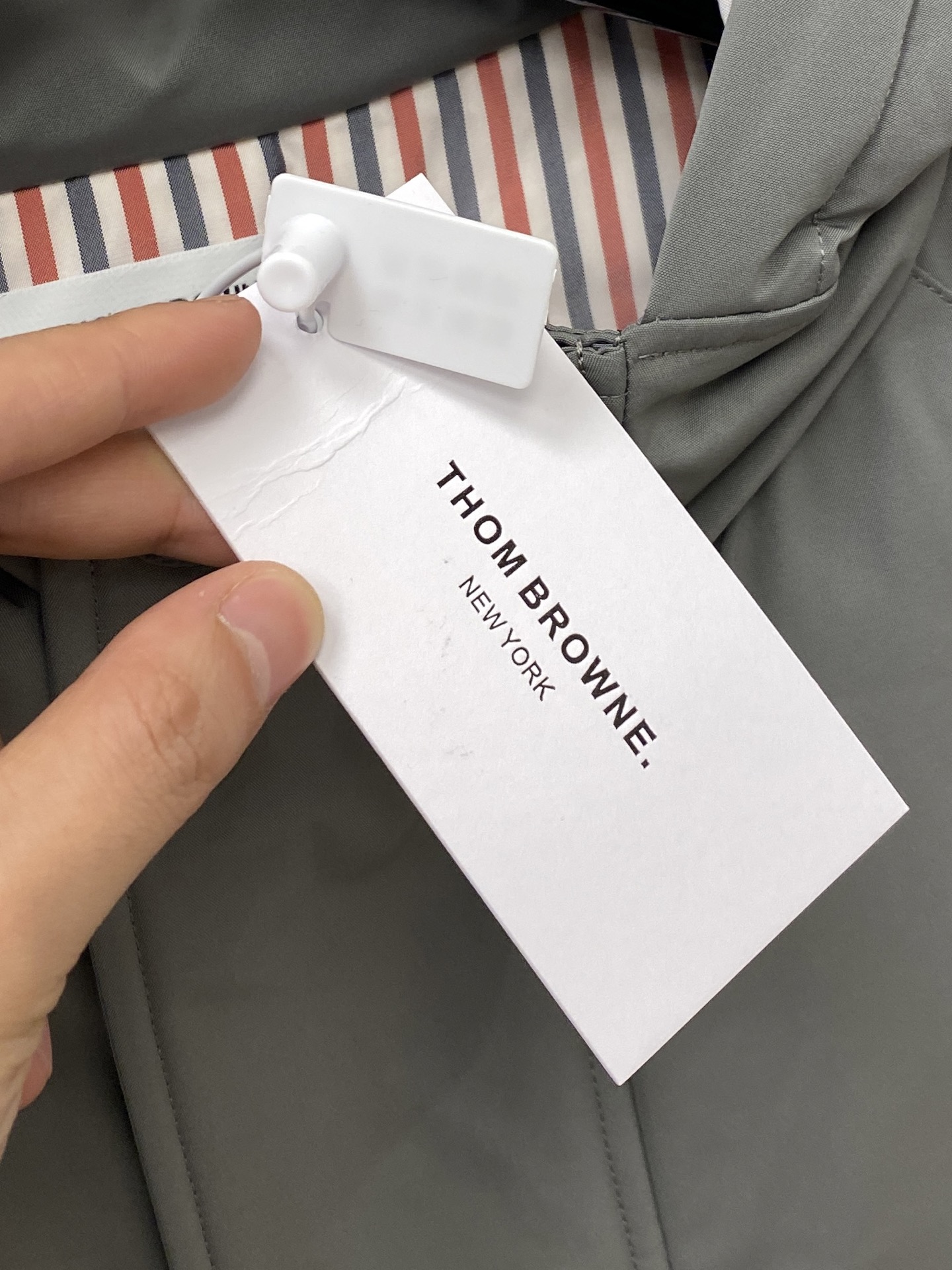 TB、2025最新款男士轻薄羽绒服、面料柔软舒适 ．上身版型超赞 ．拉链．辅料都是客供 、进口面料，轻便