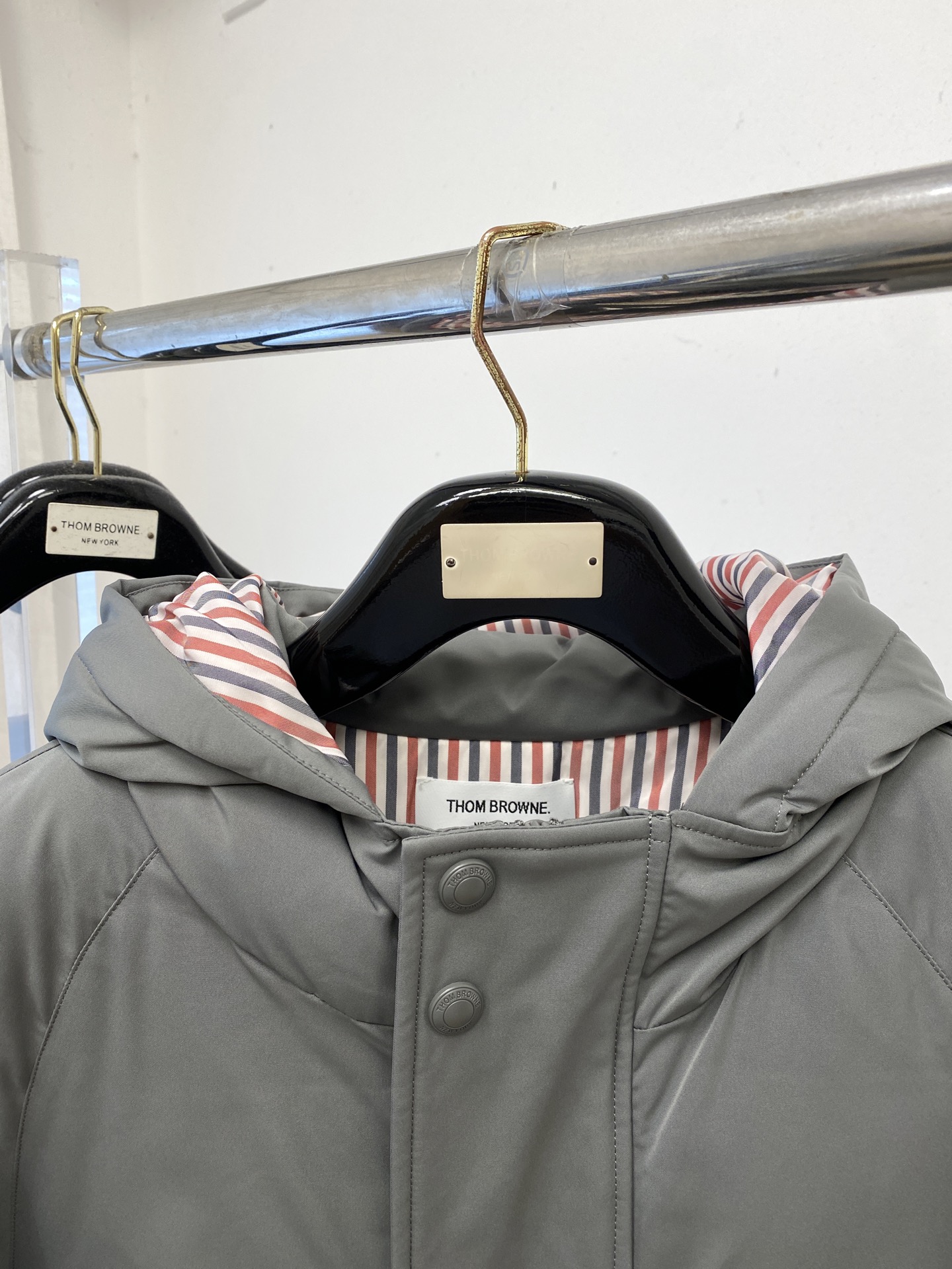 TB、2025最新款男士轻薄羽绒服、面料柔软舒适 ．上身版型超赞 ．拉链．辅料都是客供 、进口面料，轻便