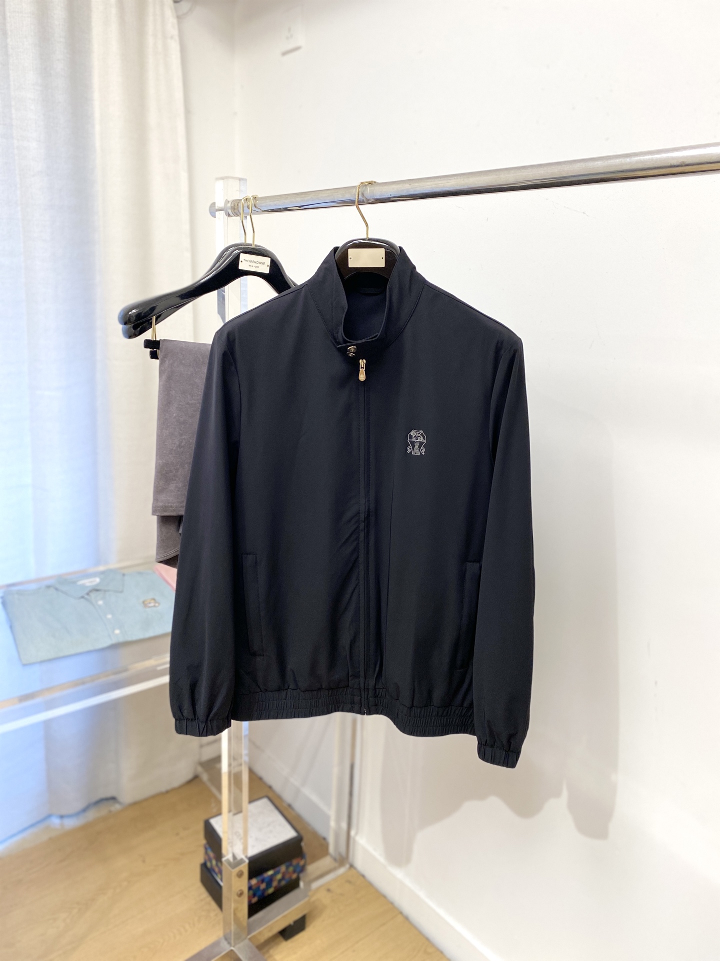 NO:597777,Brunello Cucinelli, 2025 new jacket, fashionable and handsome, simple and versatile, with exquisite embroidered logo on the chest, customized original fabric, not only stiff and keeping the trendy silhouette, but also comfortable to wear, the yarn is more delicate, size M-3XL,, brunello cucinelli, jackets & coats, jackets & coats, alexander wang19860909Brunello Cucinelli、2025新品夹克外套,时尚帅气,简约百搭款,胸前精致刺绣图案logo,定制原版面料,不仅挺括,保持潮流的廓形,又穿着舒适,纱织更细腻,码数M-3XL,,brunello cucinelli,jackets & coats,jackets & coats,alexander wang,Men's clothing