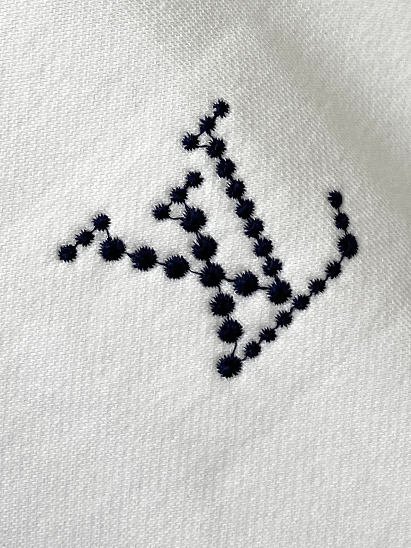 ￼路易威登、2025新品卫衣，帅气时尚，胸前精致刺绣字母logo，简约百搭款。面料棉 不仅挺括，保持潮流