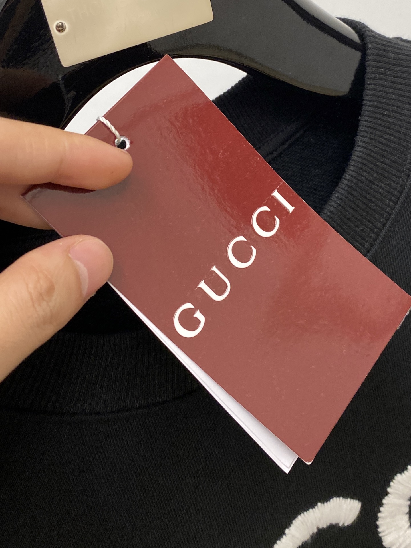 古奇、2025新品卫衣，帅气时尚，胸口精致刺绣字母logo，简约百搭款。面料棉 不仅挺括，保持潮流的廓形