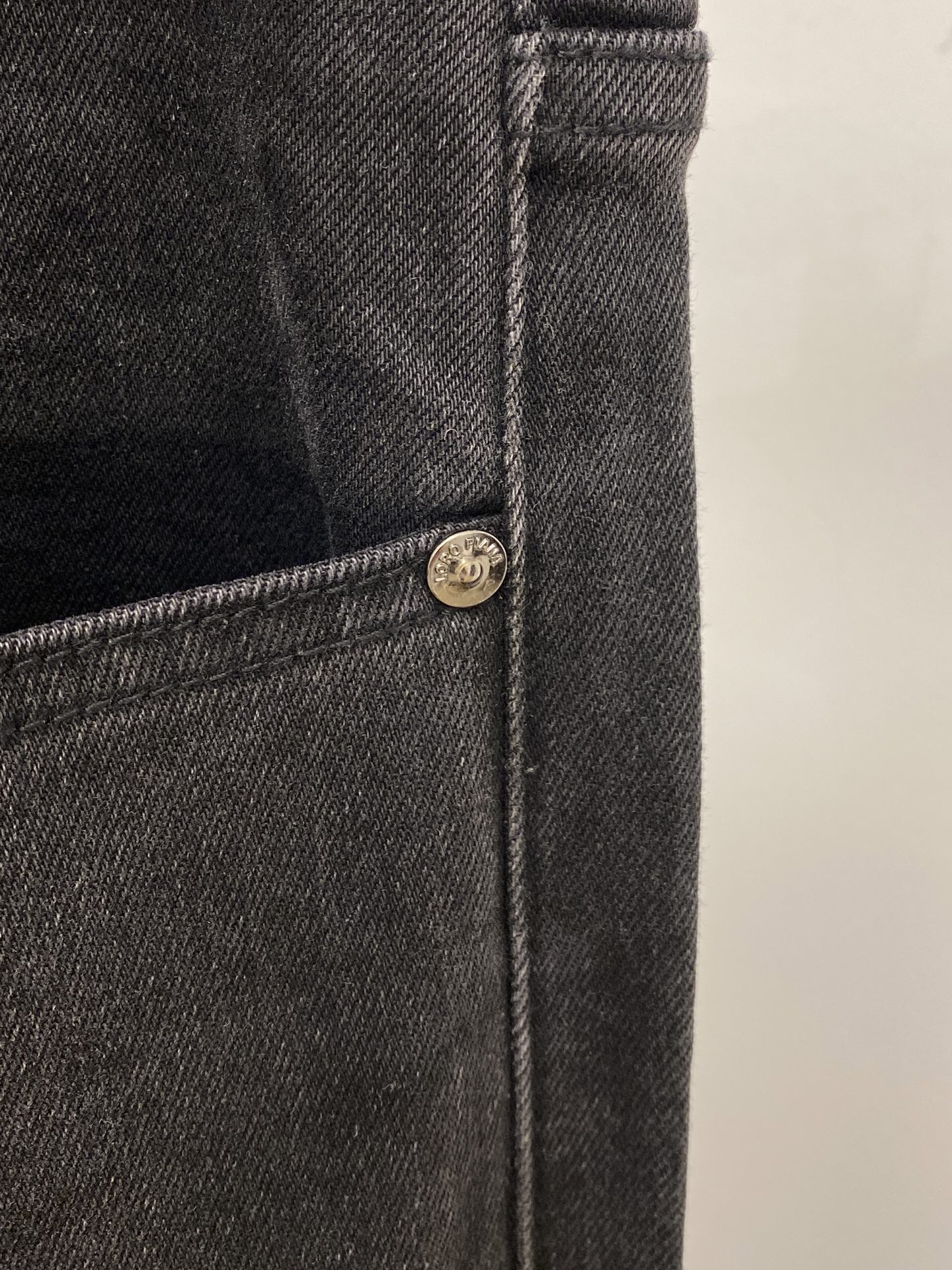 lP🆕、2025最新品，专柜同步有售，原单狠货，水洗休闲牛仔裤，进口原版水洗弹力面料，舒适有弹性，原版五