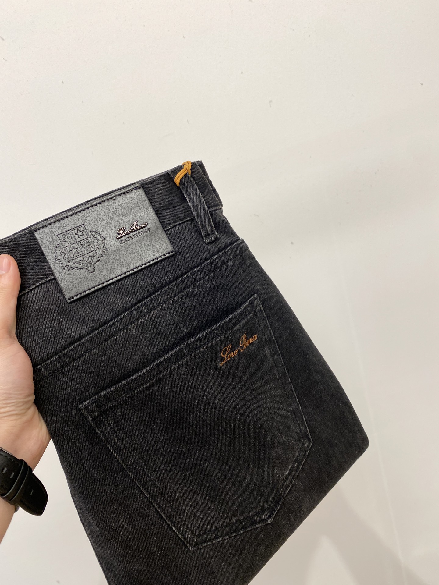 NO:597788,LP, 2025 latest products, available at counters at the same time, original goods, washed casual jeans, imported original washed stretch fabrics, comfortable and elastic, original hardware accessories decorated with logo, super correct version, extremely high grade, counter quality, fashionable and stylish upper body, code number 29-40,, loro piana, jeans, alexander wang19860909LP、2025最新品,专柜同步有售,原单狠货,水洗休闲牛仔裤,进口原版水洗弹力面料,舒适有弹性,原版五金辅料装饰logo,版型超正,档次极高,专柜品质,上身时尚有型,码数29-40,,loro piana,jeans,alexander wang,Men's clothing