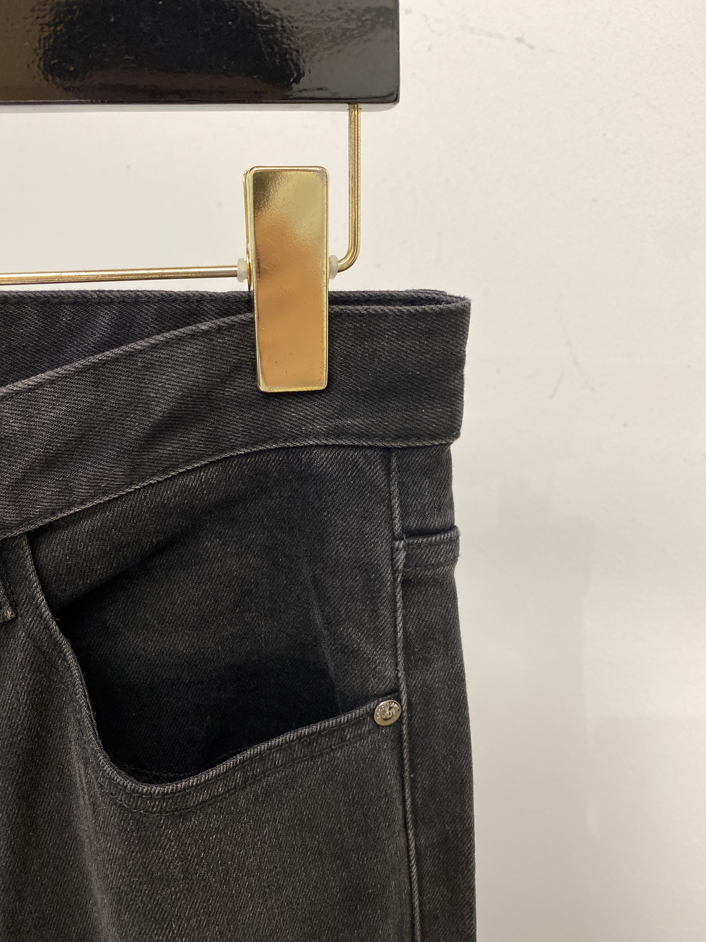 lP🆕、2025最新品，专柜同步有售，原单狠货，水洗休闲牛仔裤，进口原版水洗弹力面料，舒适有弹性，原版五