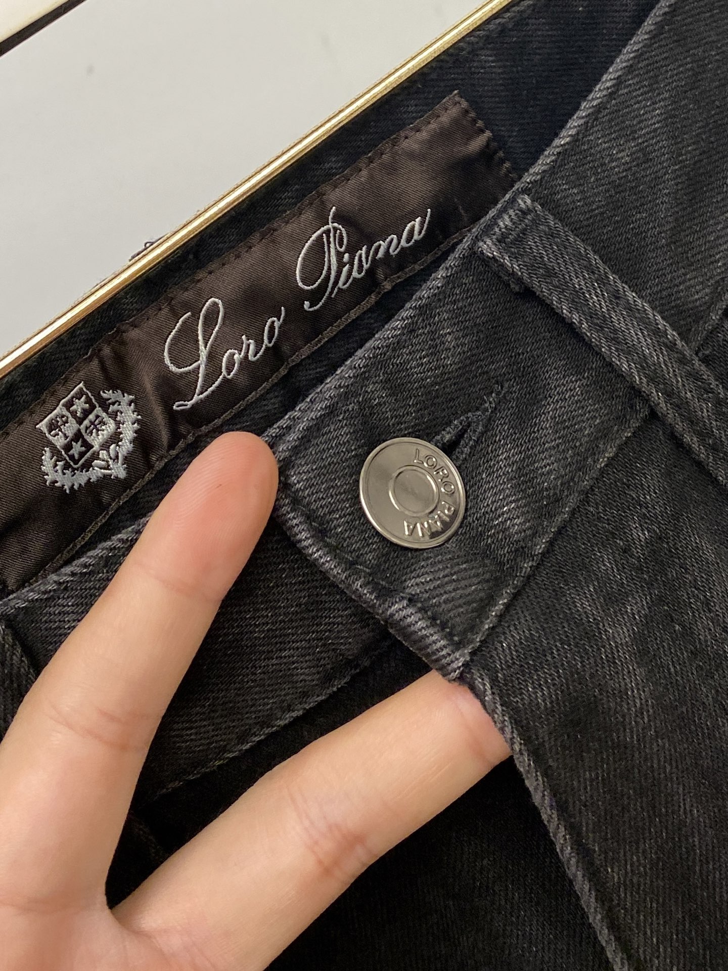 lP🆕、2025最新品，专柜同步有售，原单狠货，水洗休闲牛仔裤，进口原版水洗弹力面料，舒适有弹性，原版五