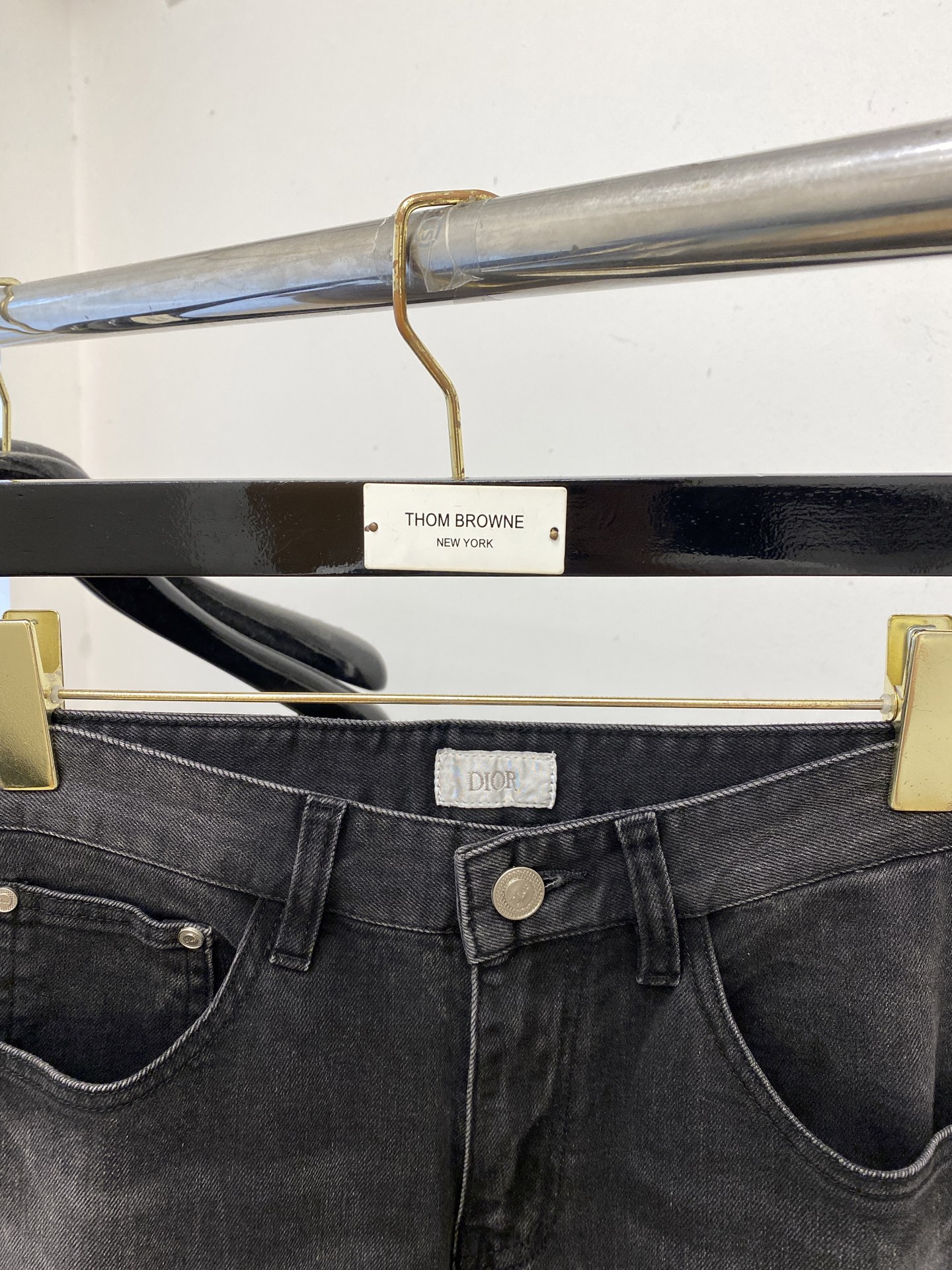 迪奥、2025最新品，专柜同步有售，原单狠货，水洗休闲牛仔裤，进口原版水洗弹力面料，舒适有弹性，原版五金