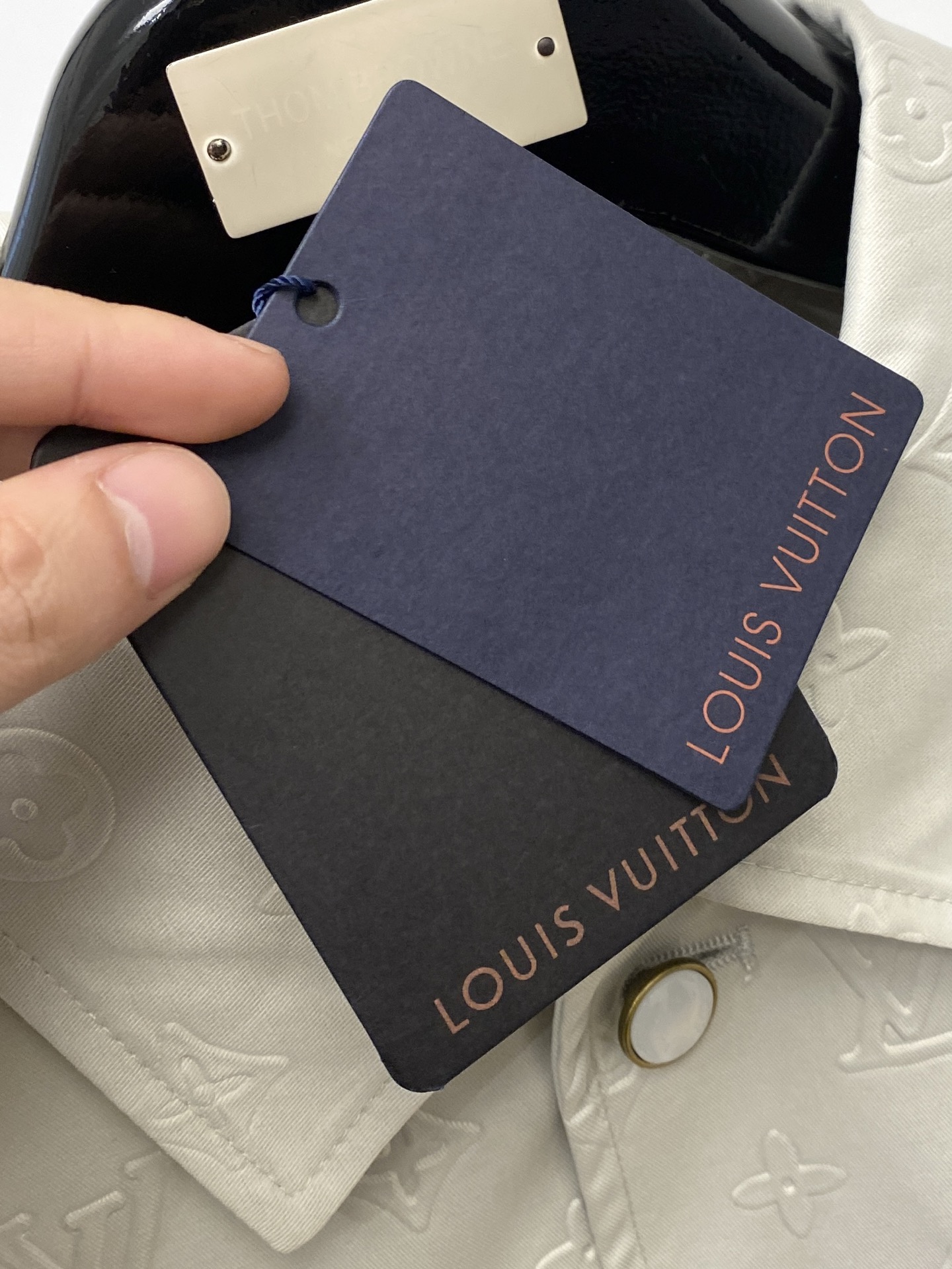 路易威登、2025新品羽绒夹克外套，时尚帅气，简约百搭款，顶级数码定位凹凸图案字母logo，定制原版面料