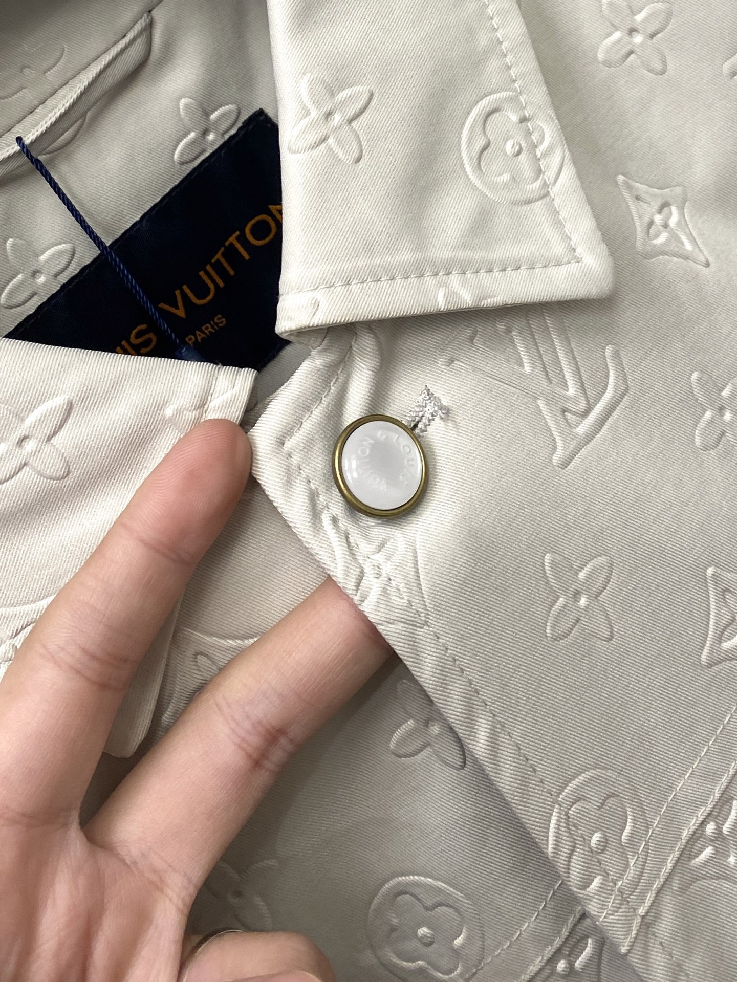 路易威登、2025新品羽绒夹克外套，时尚帅气，简约百搭款，顶级数码定位凹凸图案字母logo，定制原版面料