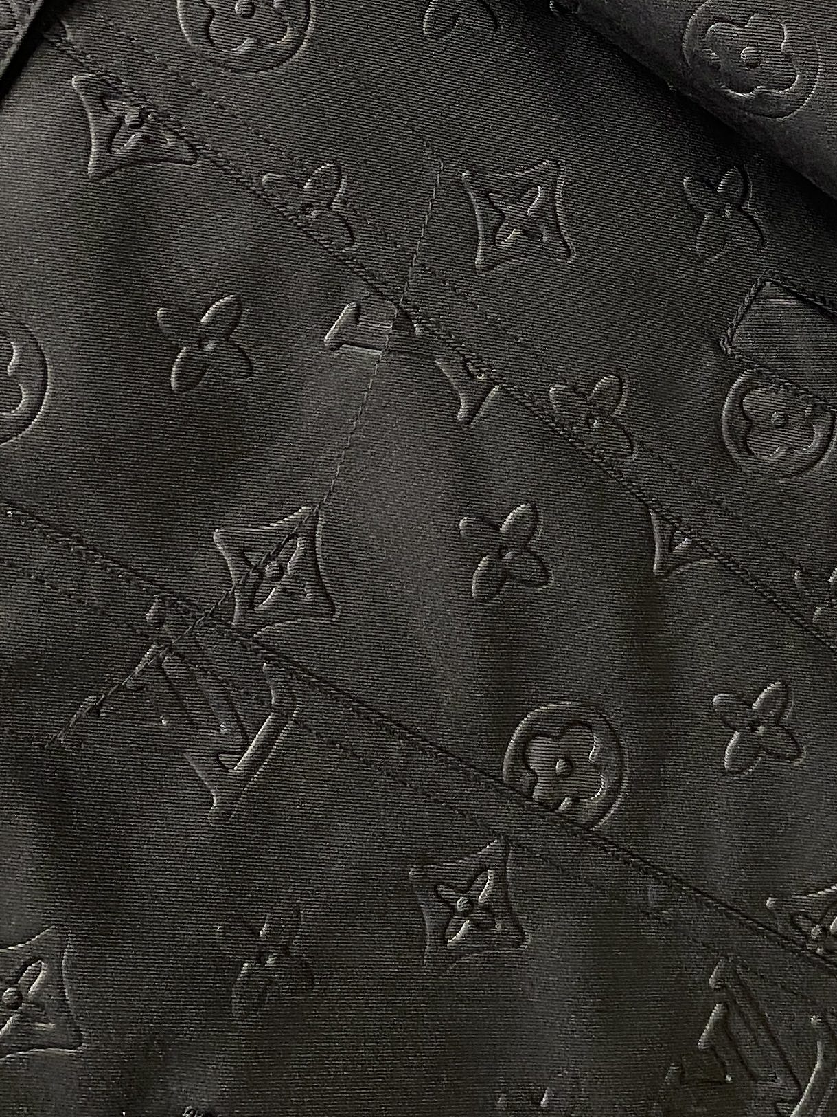 路易威登、2025新品羽绒夹克外套，时尚帅气，简约百搭款，顶级数码定位凹凸图案字母logo，定制原版面料