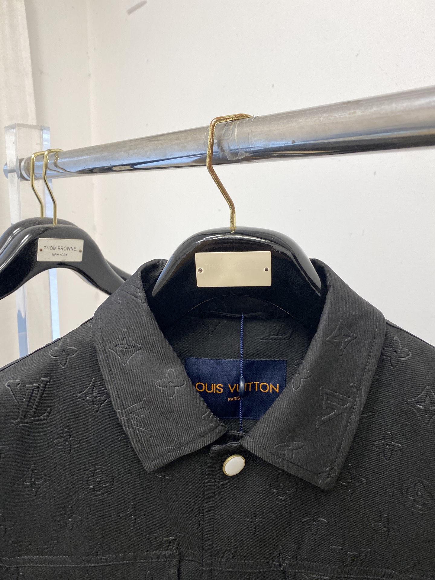 路易威登、2025新品羽绒夹克外套，时尚帅气，简约百搭款，顶级数码定位凹凸图案字母logo，定制原版面料