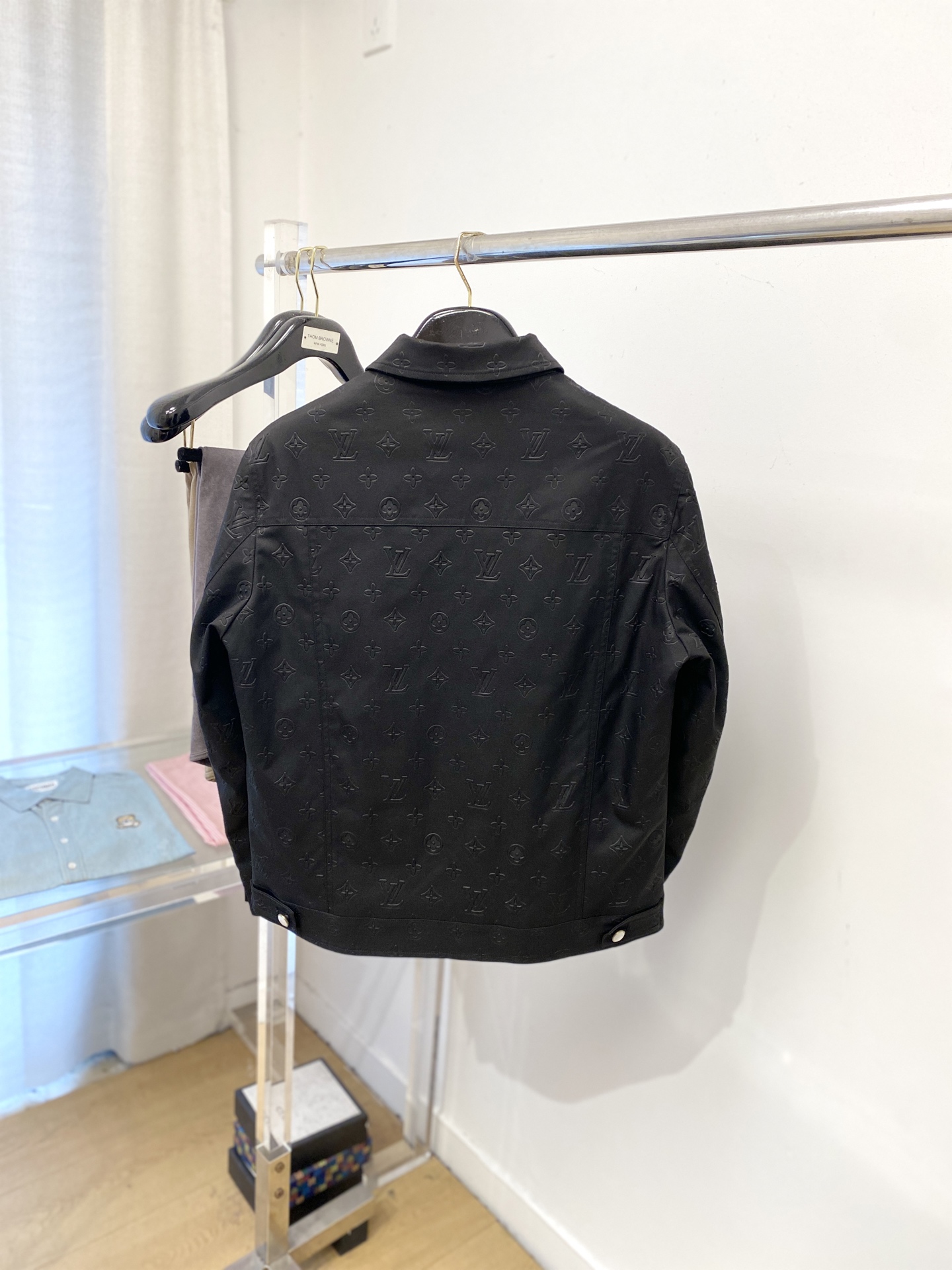 路易威登、2025新品羽绒夹克外套，时尚帅气，简约百搭款，顶级数码定位凹凸图案字母logo，定制原版面料