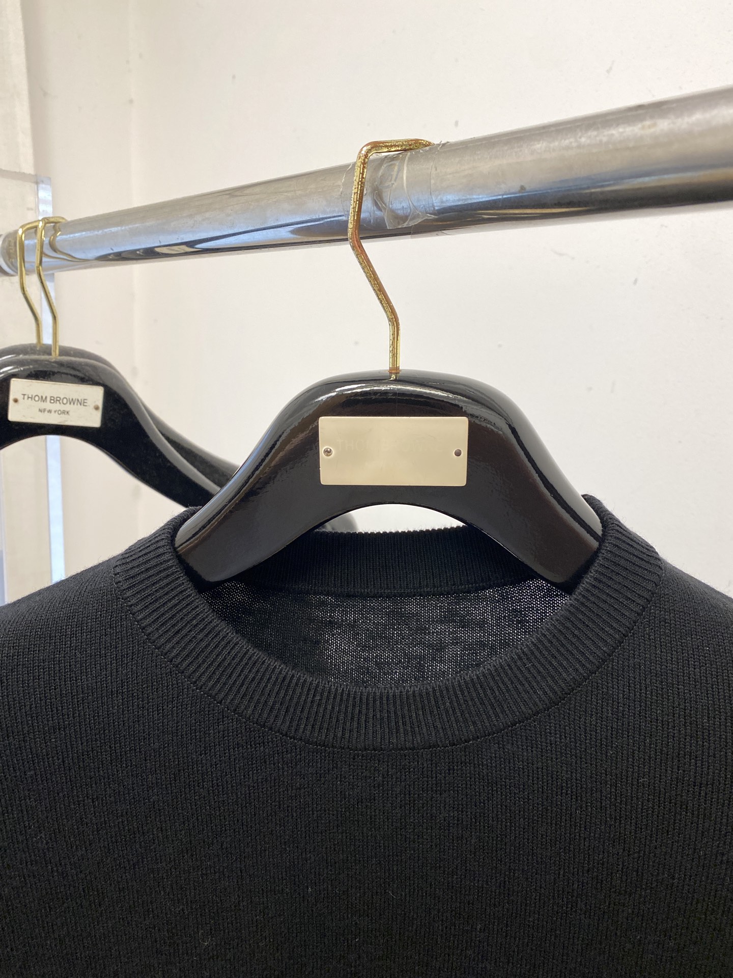 迪奥、2025新品羊毛衣衣 具有手感细腻柔软，可直接与肌肤接触，让暖心的纱线变化出细腻的质感，顶级工艺极